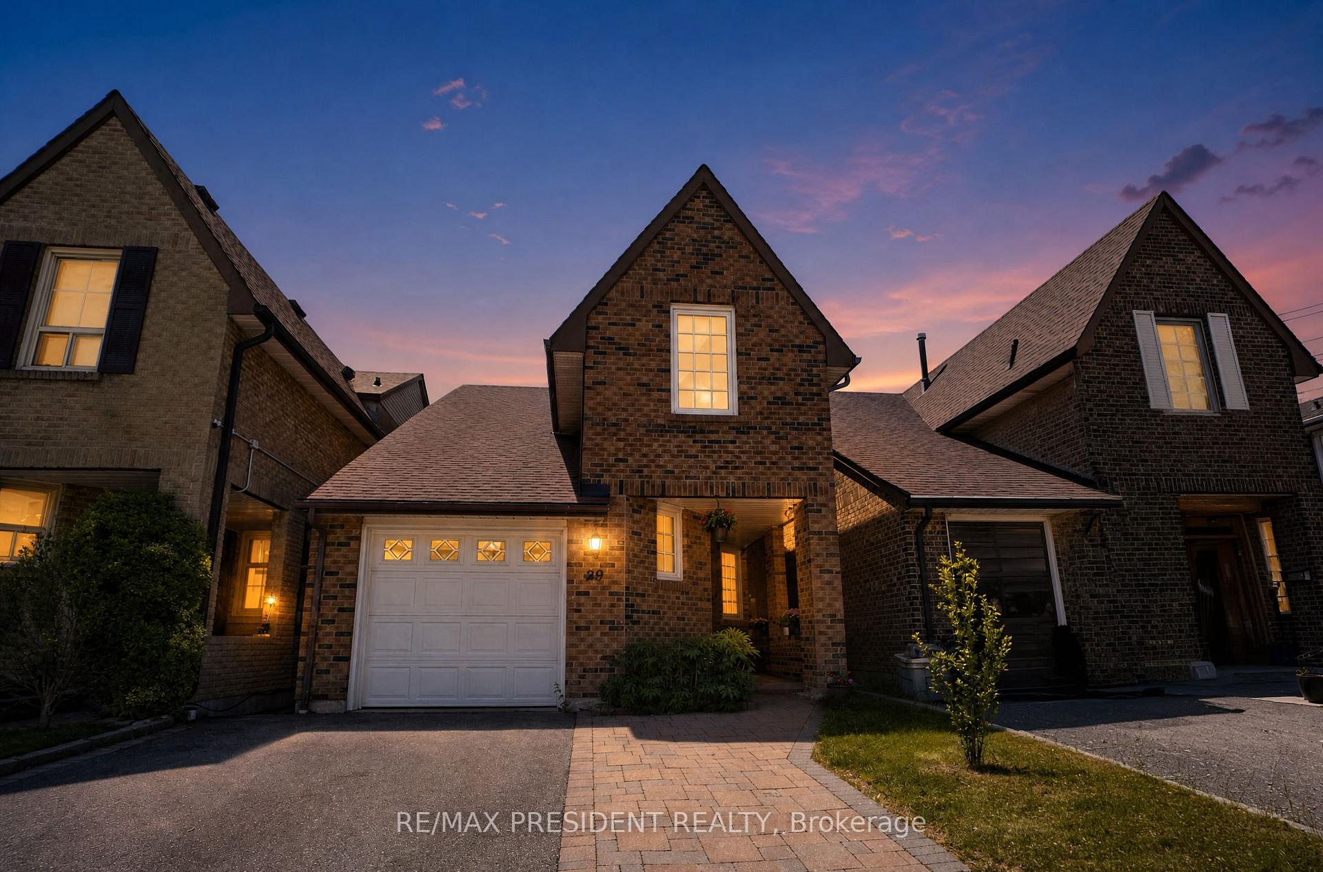 29 Norbrook Crescent, Toronto W10 — photo 2 of 5