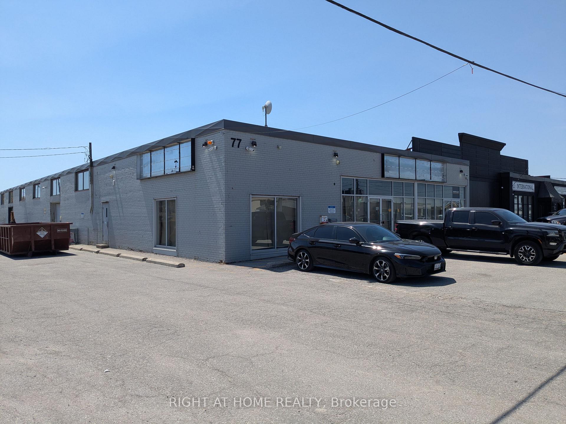 77 Densley Avenue, Toronto W04 — photo 2 of 5