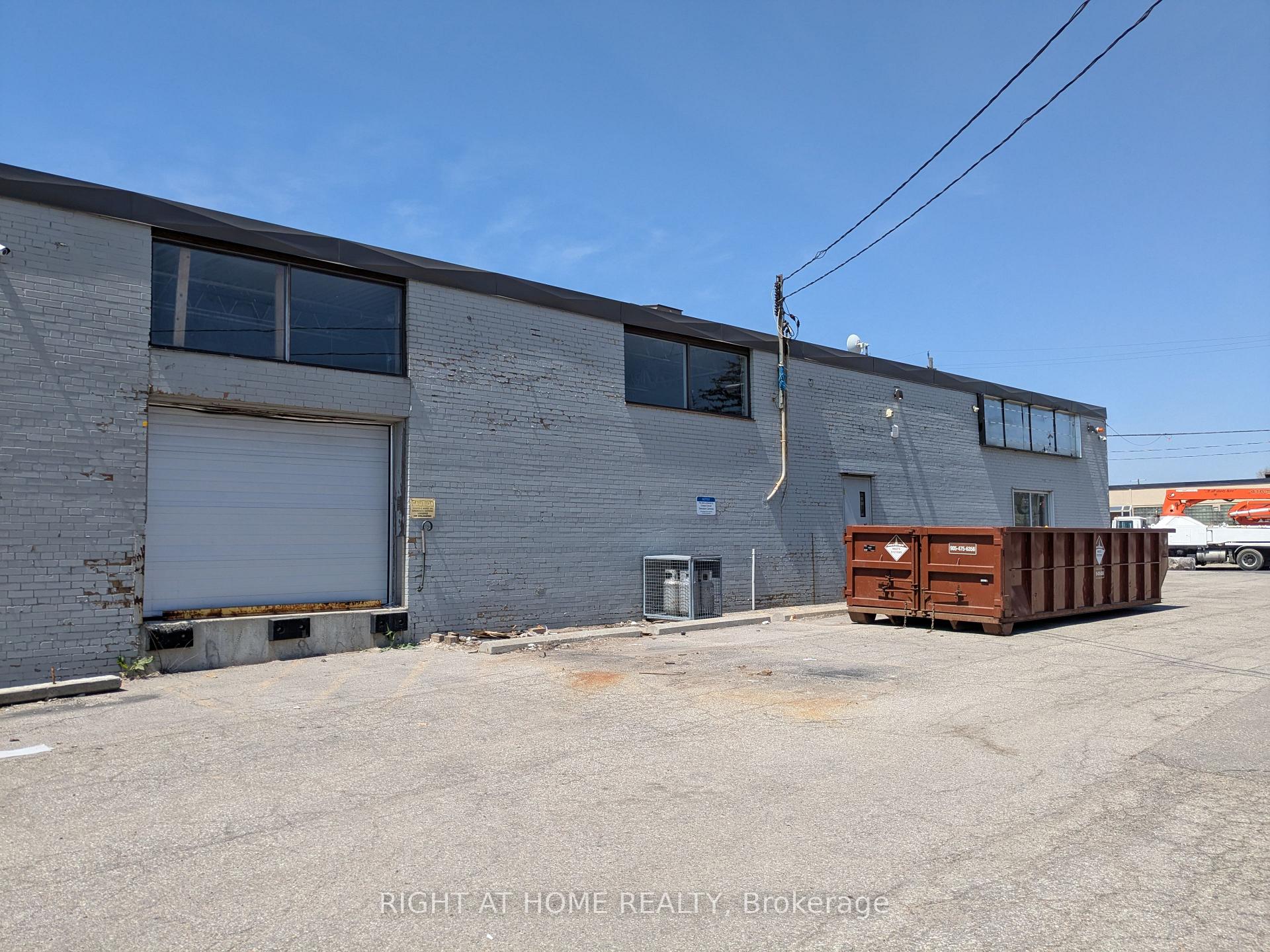 77 Densley Avenue, Toronto W04 — photo 3 of 5