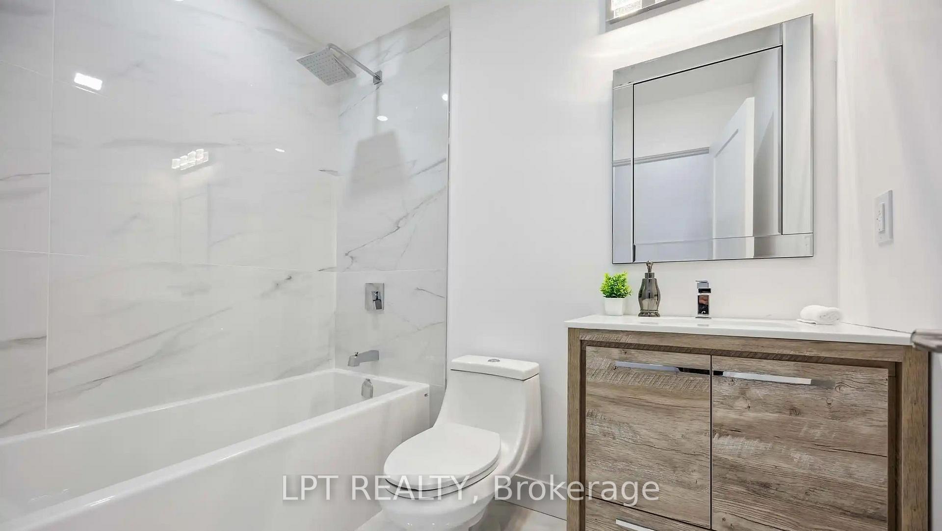 19 Hatfield Crescent, Toronto W10 — photo 3 of 5
