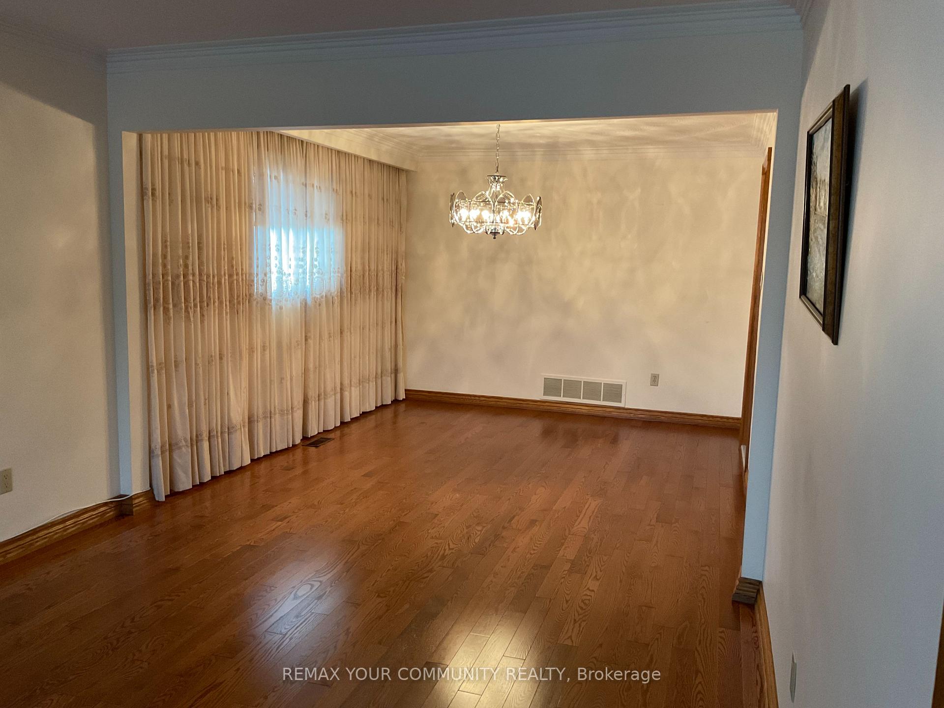 391 Glen Park Avenue Upper, Toronto W04 — photo 5 of 5