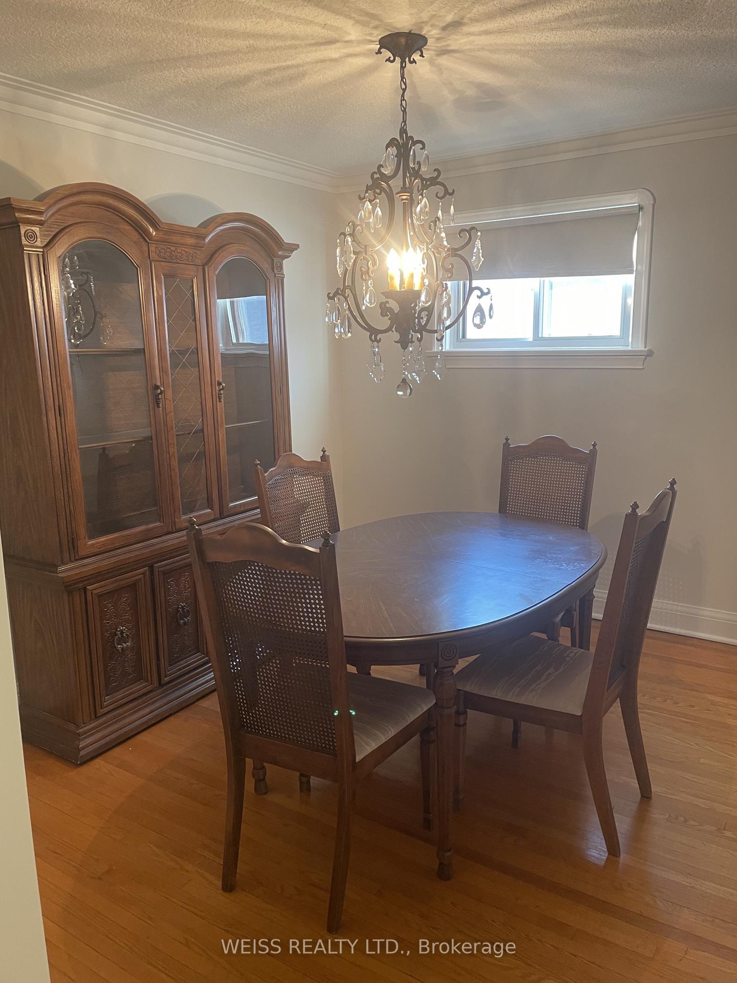 10 Danesbury Avenue, Toronto W04 — photo 5 of 5