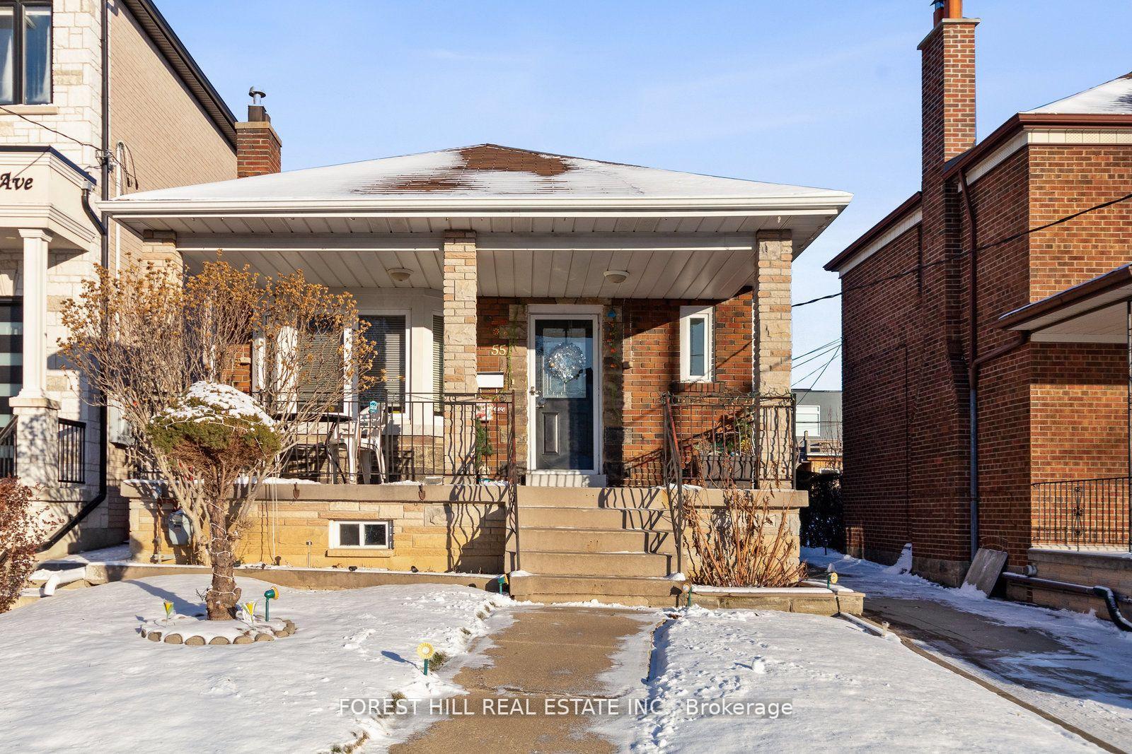 55 Hartley Avenue Main, Toronto W04 — photo 2 of 5