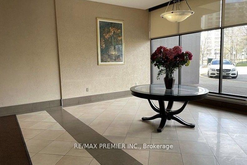 1455 Lawrence Avenue W 2004, Toronto W04 — photo 5 of 5