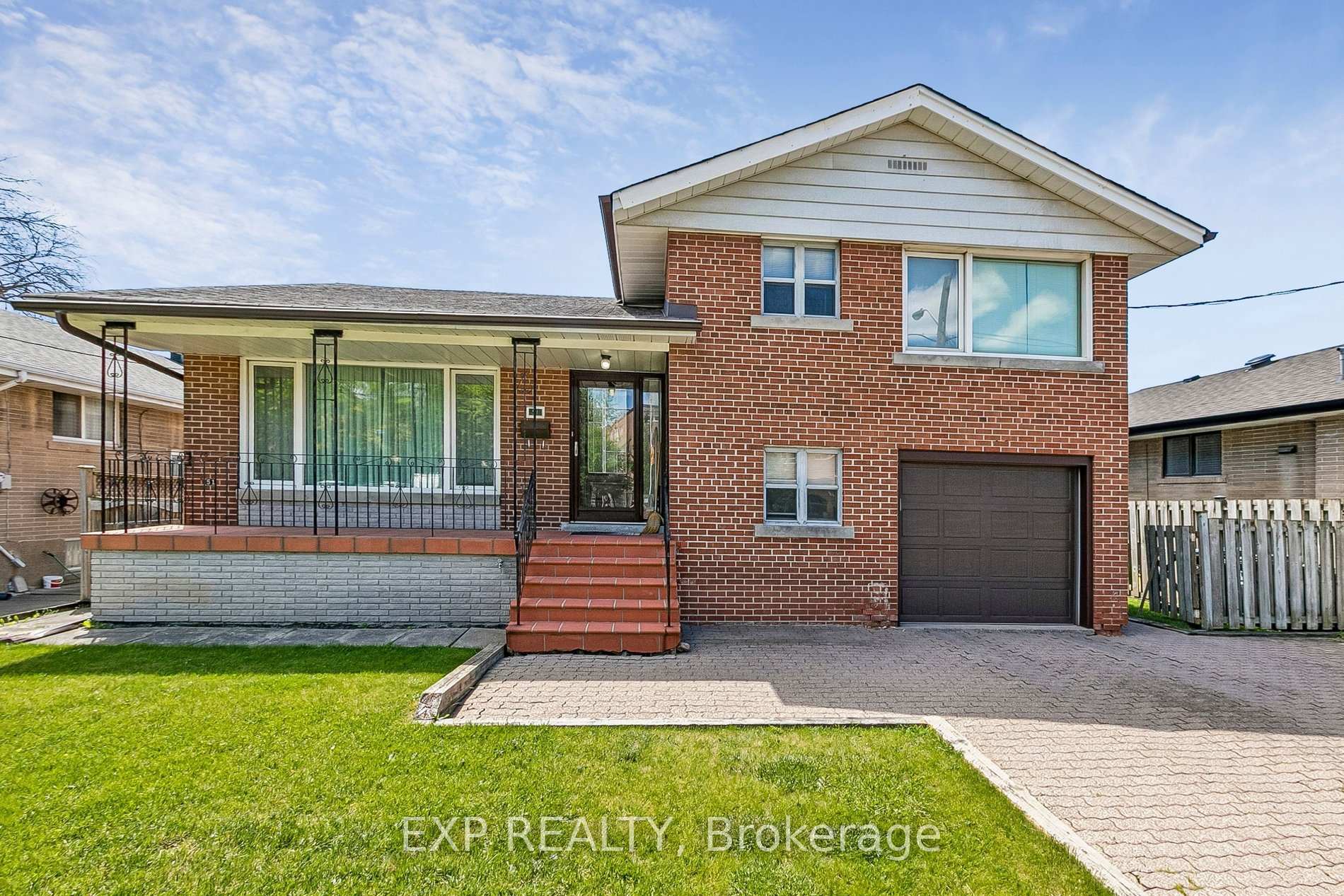 51 W playfair Avenue, Toronto W04, ON M6B 2P8 — Toronto W04, Ontario
