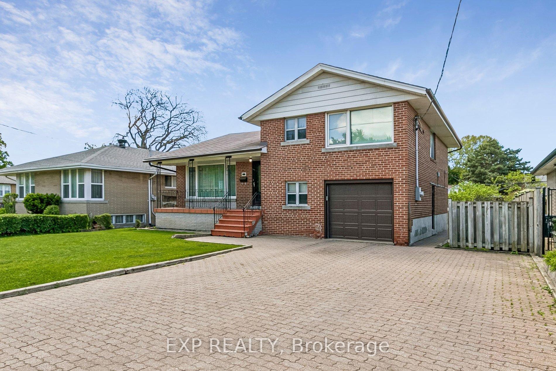 51 W playfair Avenue, Toronto W04 — photo 3 of 5