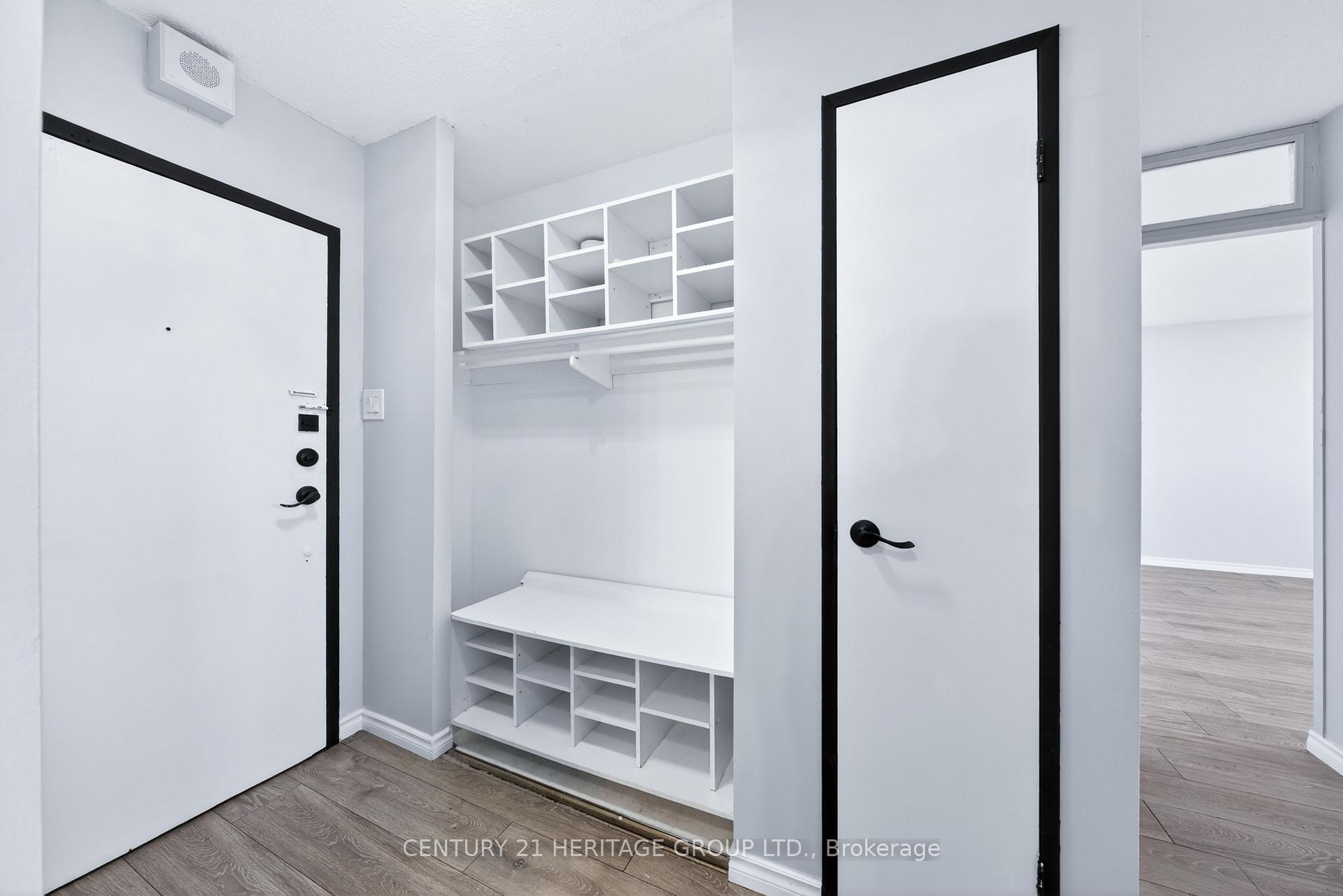 2645 Kipling Avenue 1601, Toronto W10 — photo 3 of 5