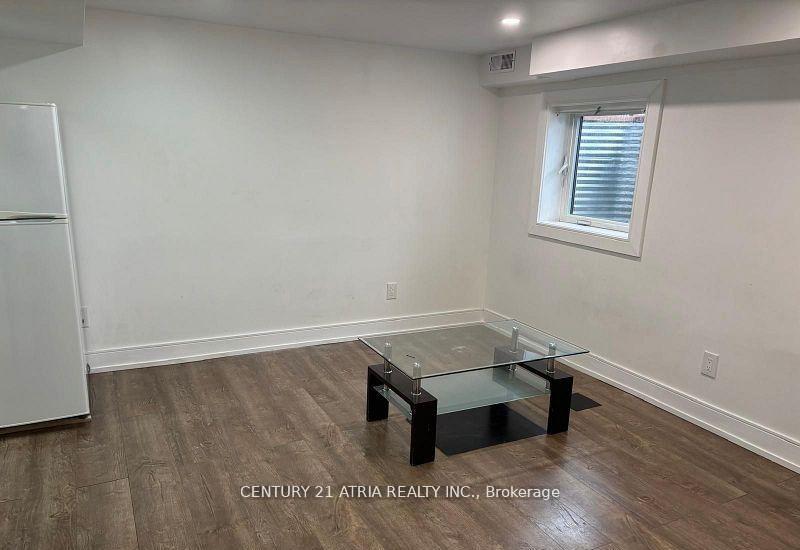678 Tretheway Drive E 2, Toronto W04 — photo 2 of 5