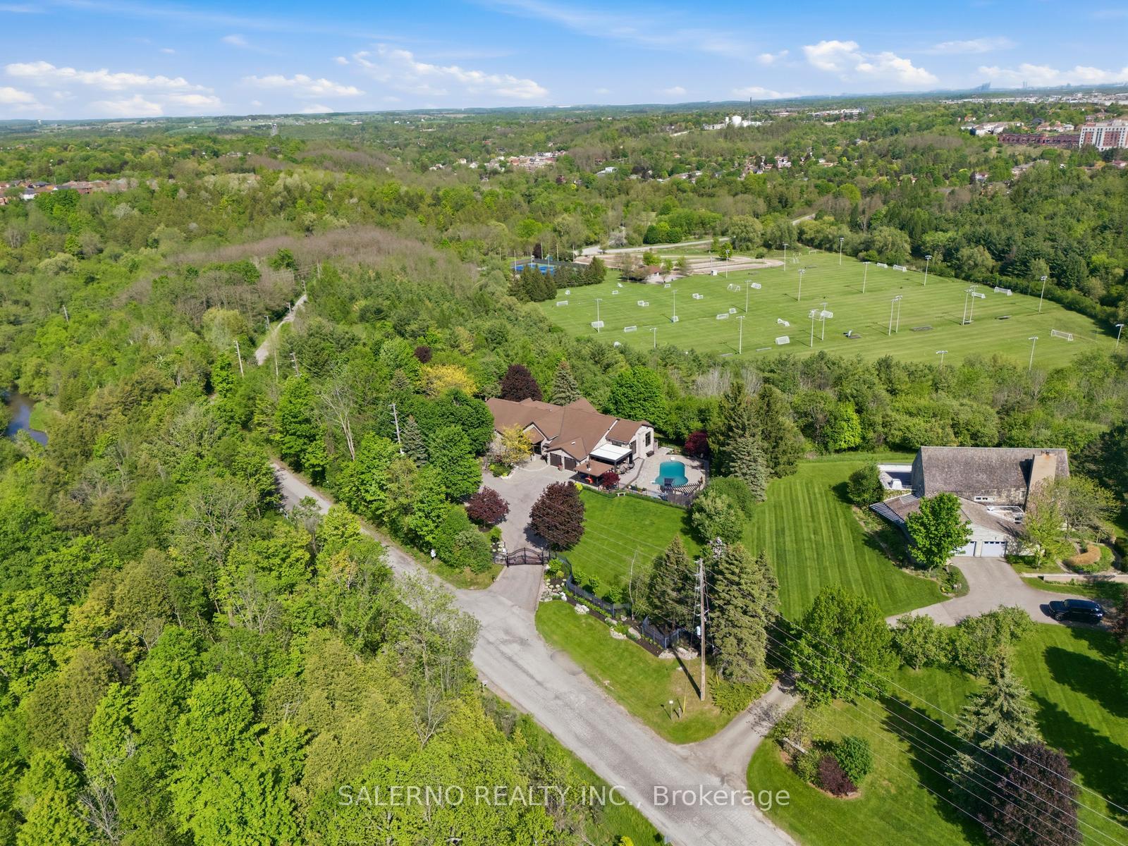500 Glasgow Road, Caledon — photo 2 of 5
