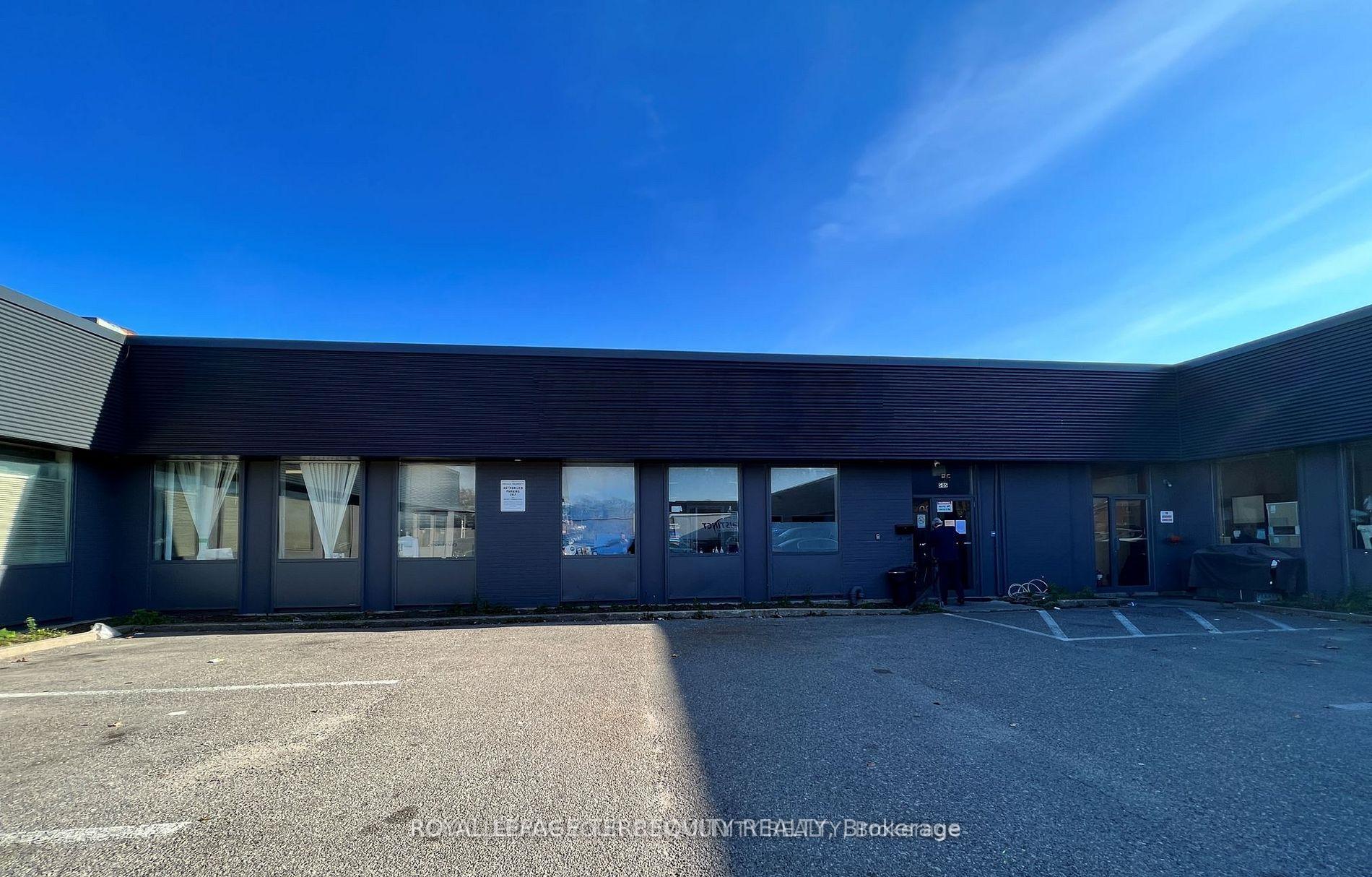 585 Trethewey Drive, Toronto W04, ON M6M 4B8 — Toronto W04, Ontario