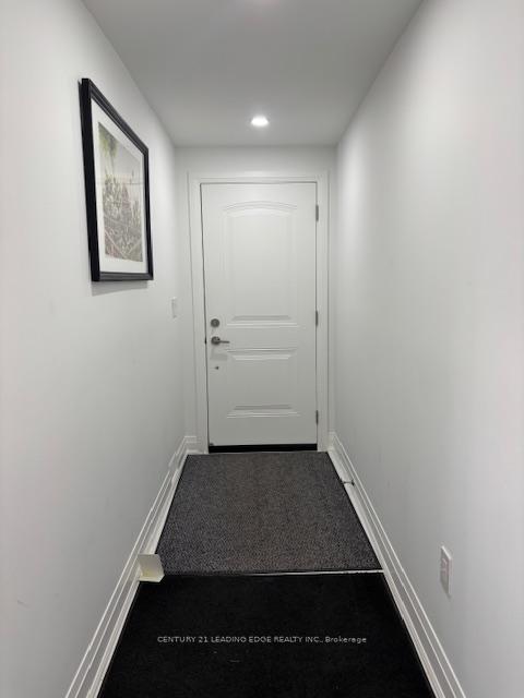 3 Kennebec Crescent Main, Toronto W10 — photo 2 of 5