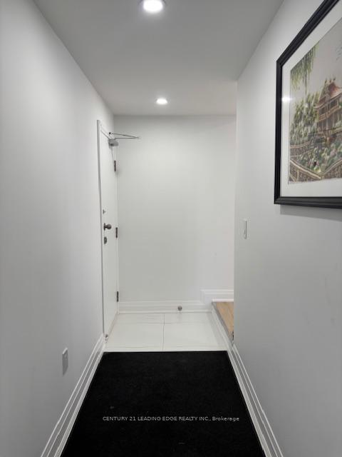 3 Kennebec Crescent Main, Toronto W10 — photo 3 of 5
