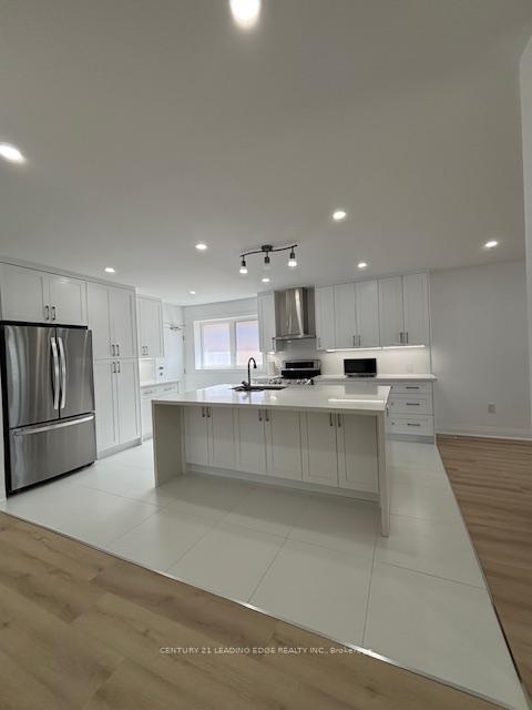 3 Kennebec Crescent Main, Toronto W10 — photo 5 of 5