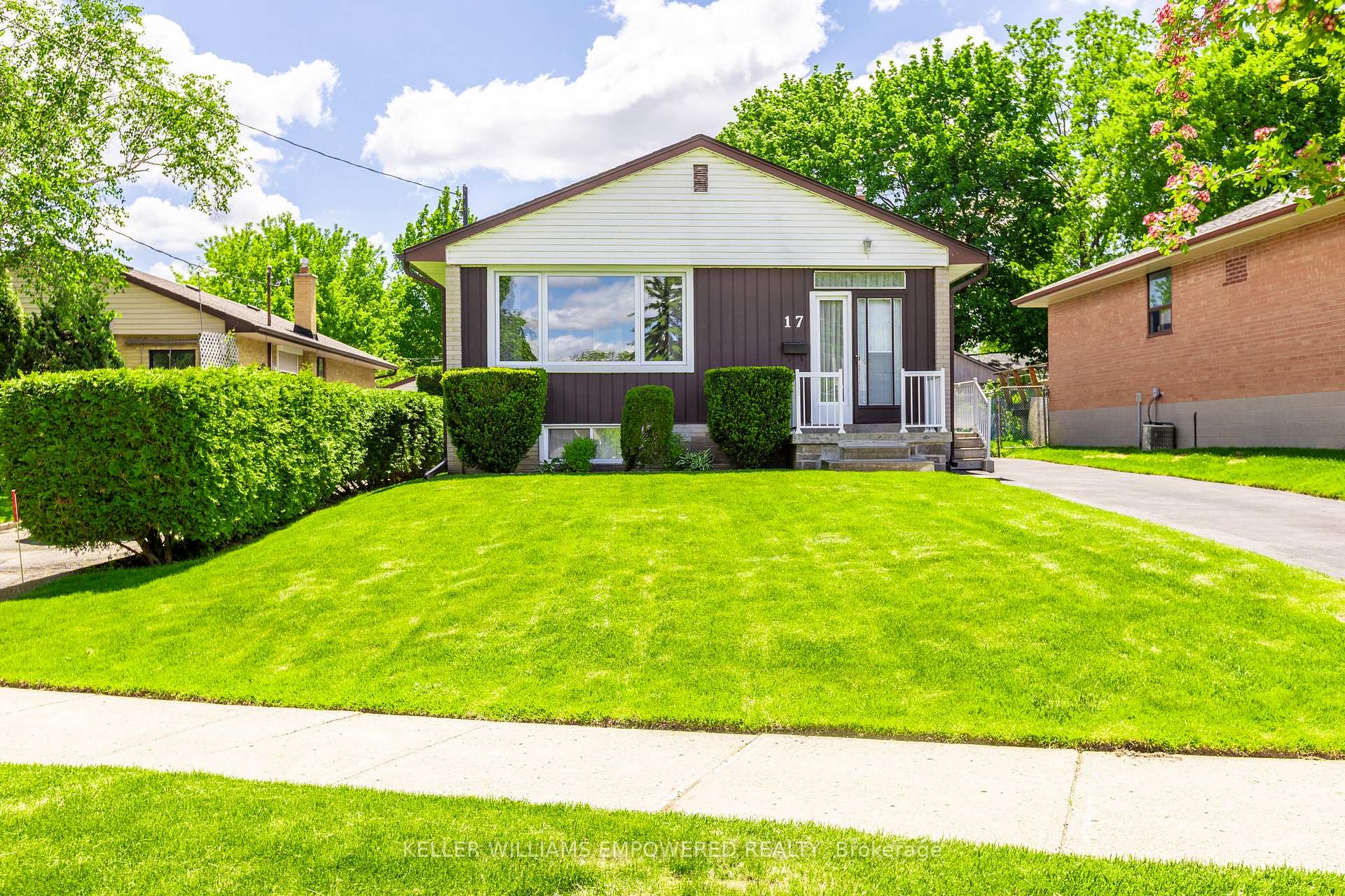 17 Checkendon Drive, Toronto W10, ON M9W 2Y8 — Toronto W10, Ontario