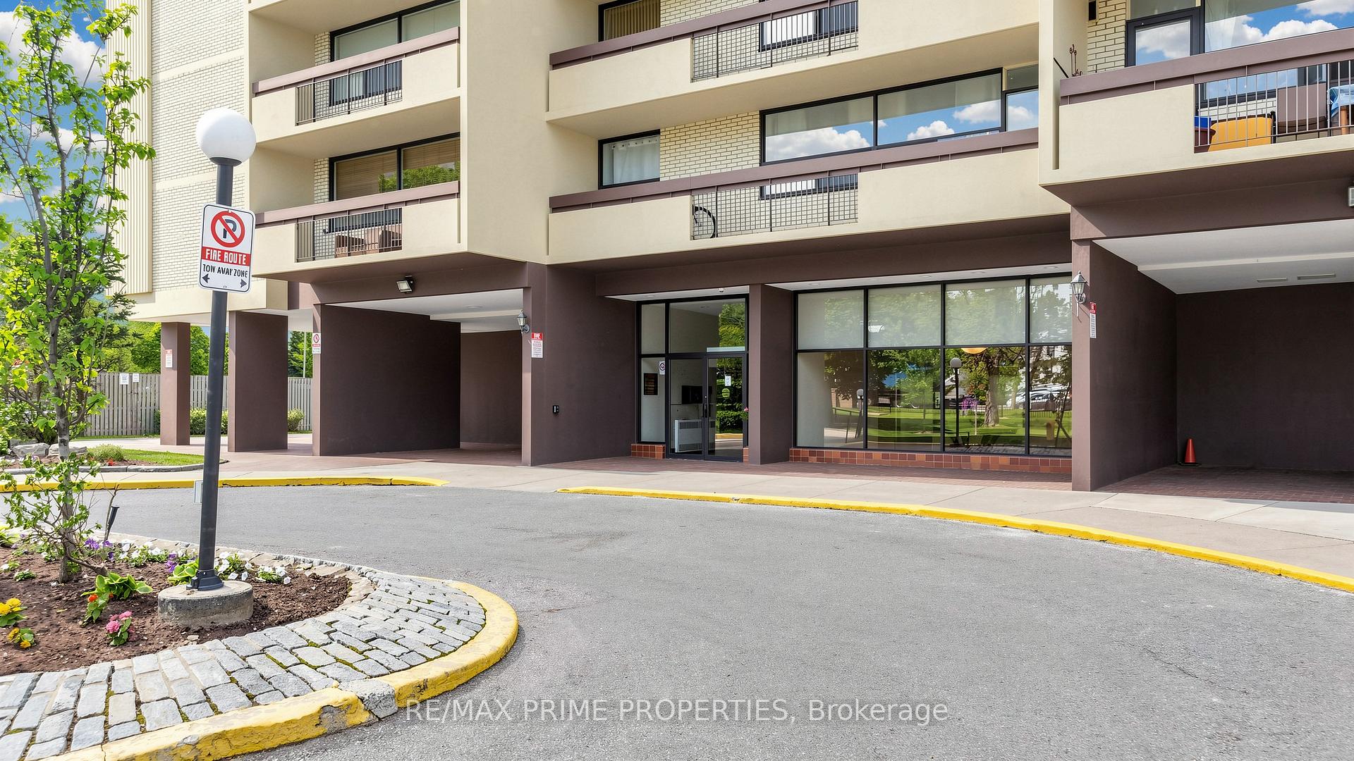 1455 Lawrence Avenue W 1404, Toronto W04 — photo 3 of 5