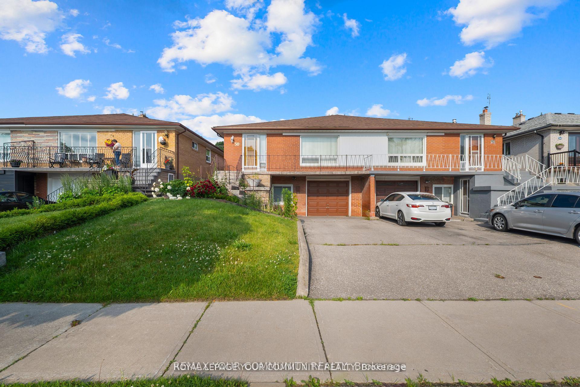 50 Felan Crescent, Toronto W10 — photo 2 of 5