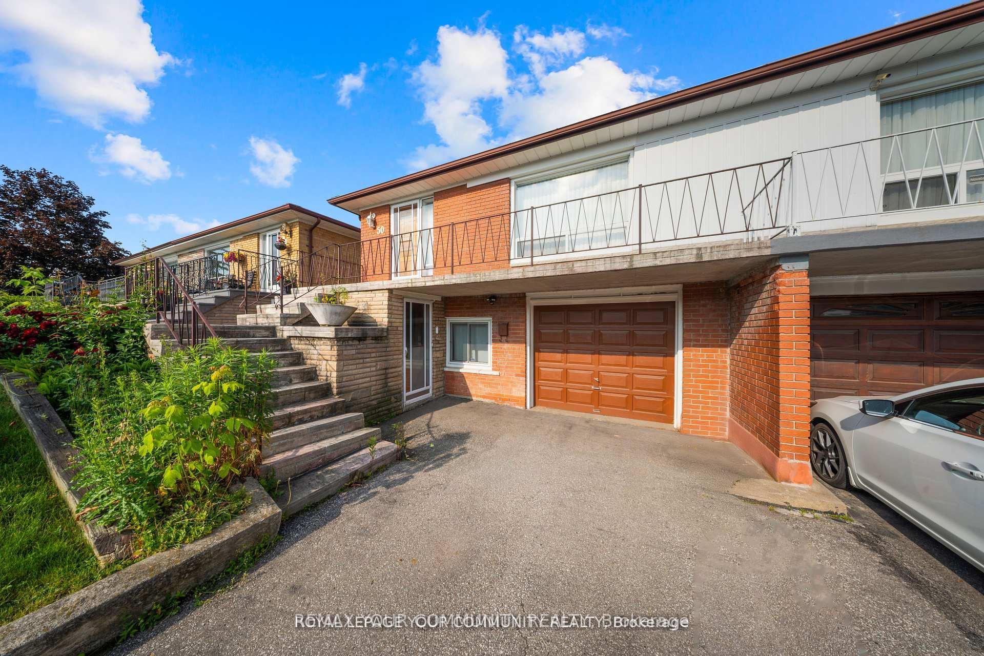 50 Felan Crescent, Toronto W10 — photo 3 of 5