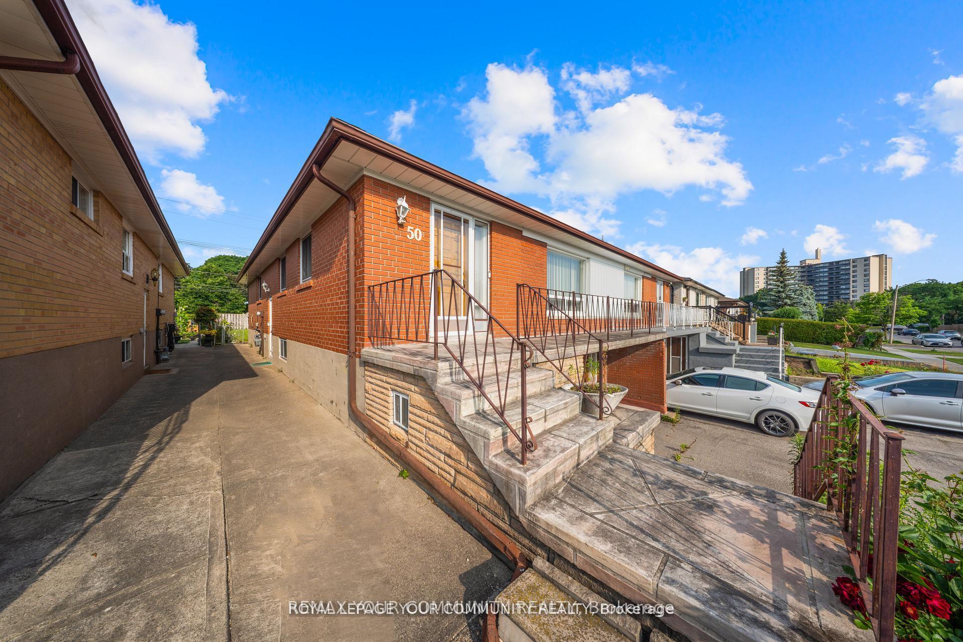 50 Felan Crescent, Toronto W10 — photo 4 of 5