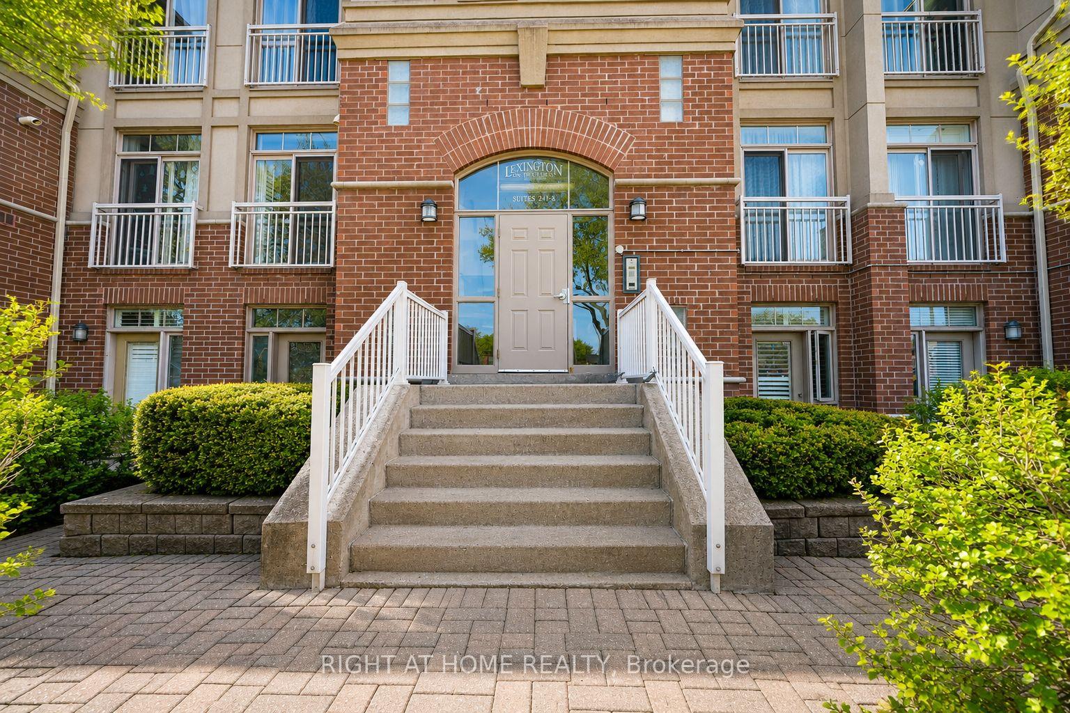 1949 W Lawrence Avenue W 8, Toronto W04 — photo 2 of 5