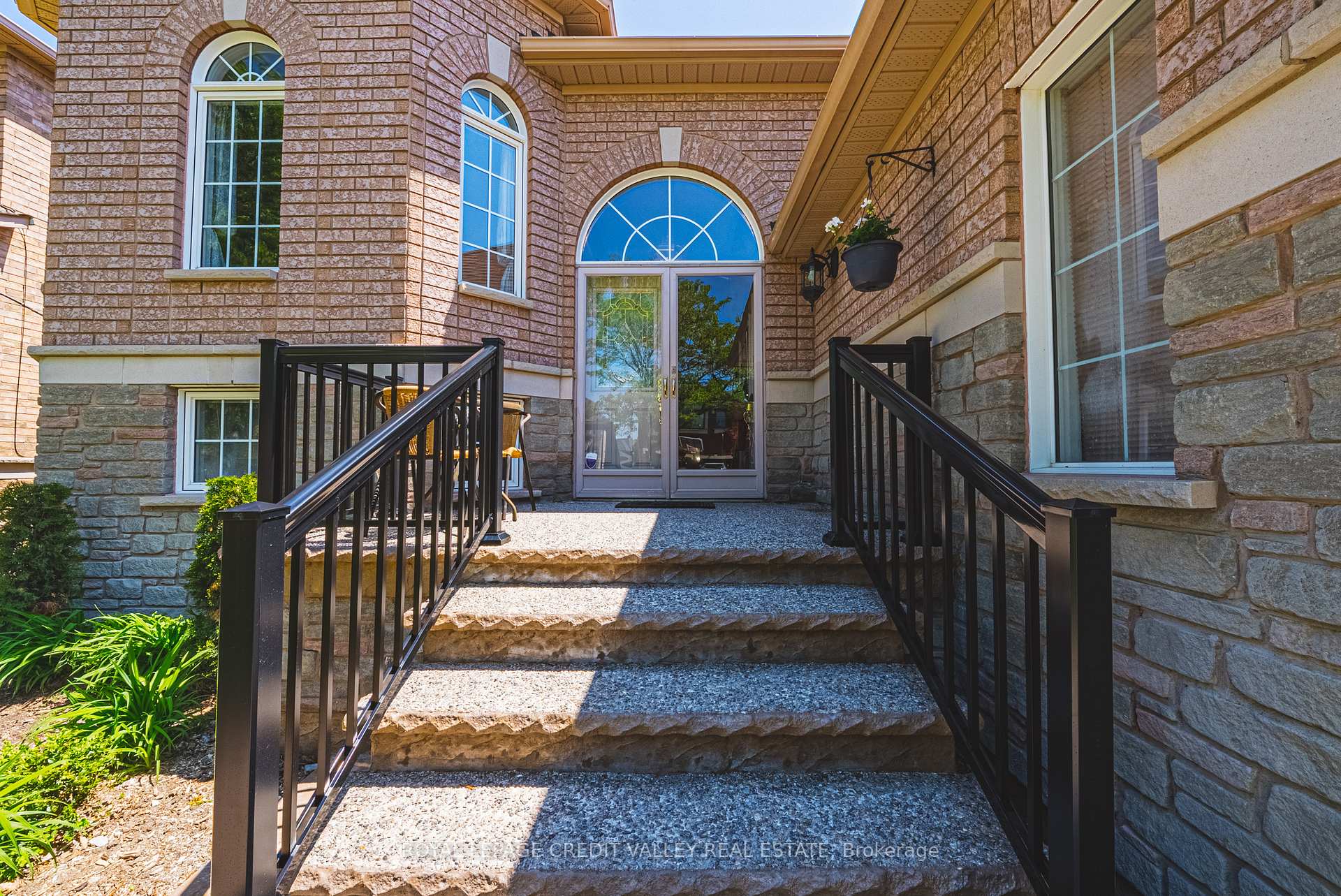 105 Pinebrook Circle, Caledon — photo 4 of 5