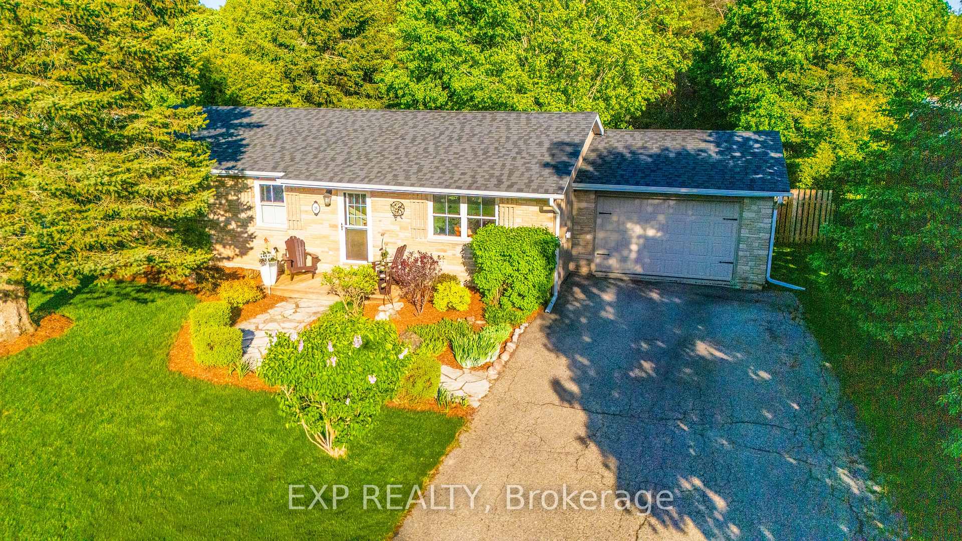 29 McClellan Road, Caledon — photo 2 of 5