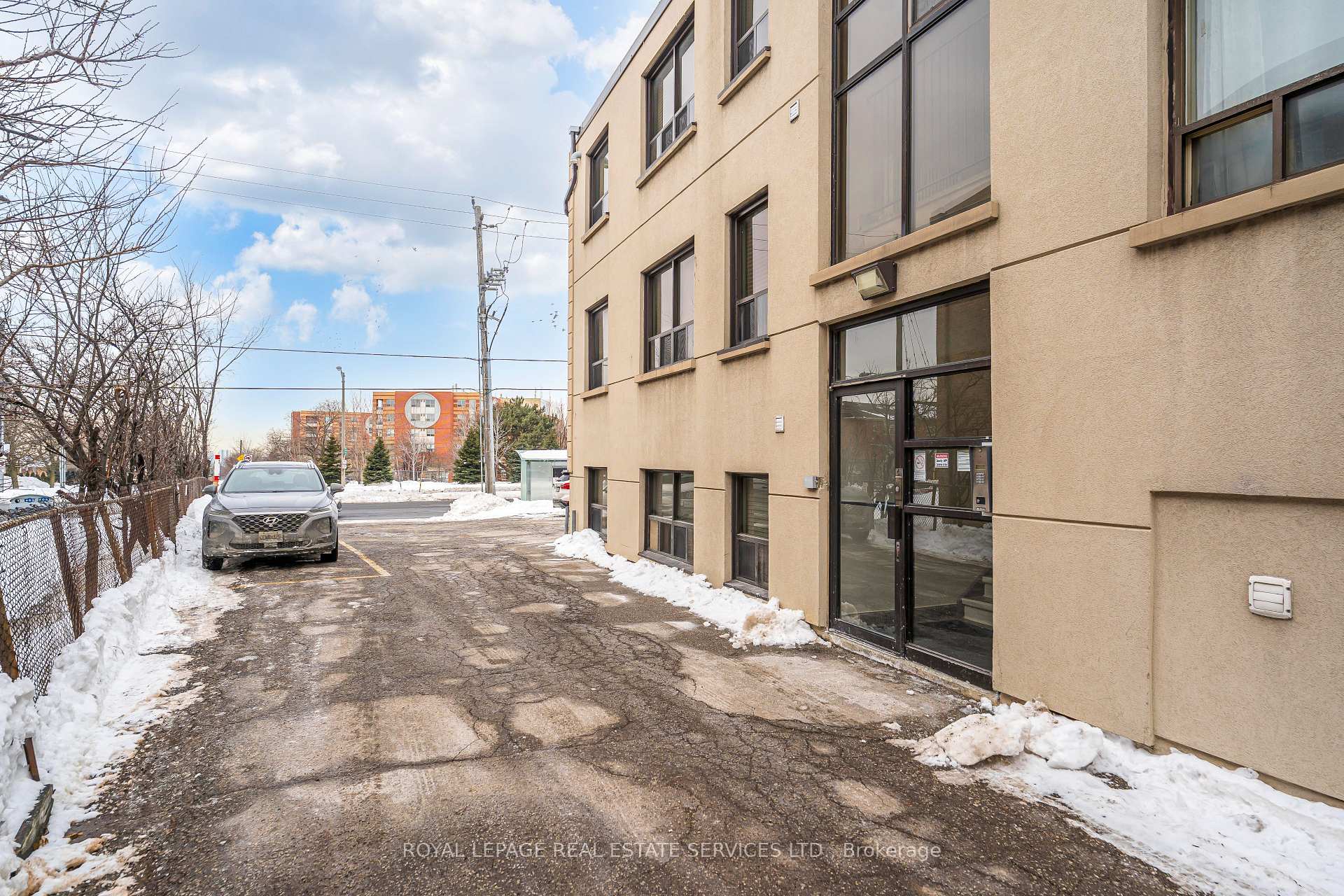 2637 Keele Street 2, Toronto W04 — photo 3 of 5