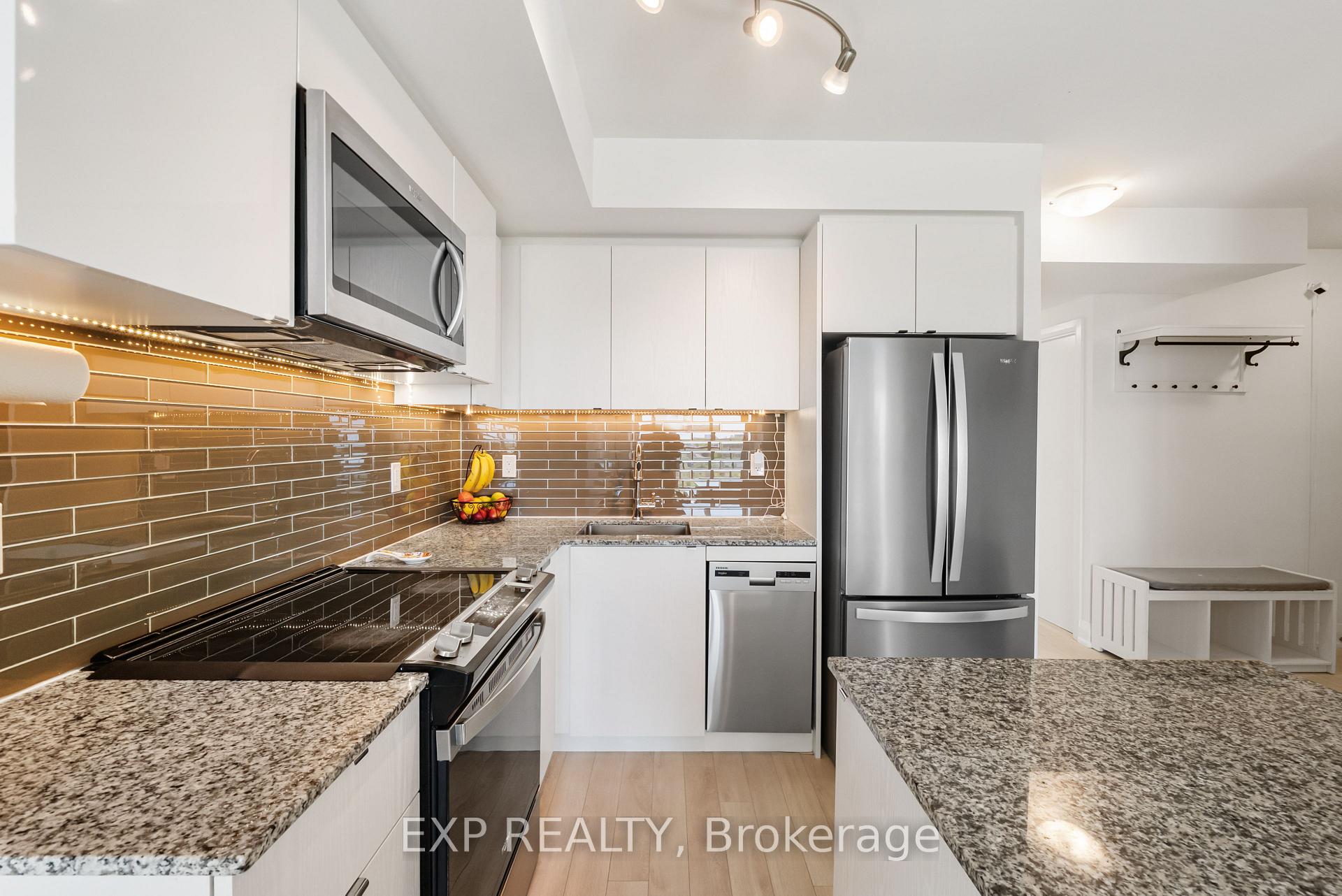 1461 Lawrence Avenue W 610, Toronto W04 — photo 2 of 5