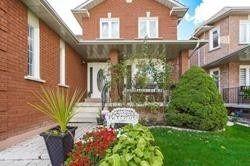 35 Kingsplate Crescent, Toronto W10 — photo 2 of 5