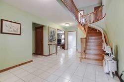 35 Kingsplate Crescent, Toronto W10 — photo 4 of 5