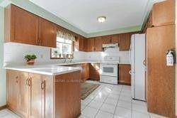 35 Kingsplate Crescent, Toronto W10 — photo 5 of 5