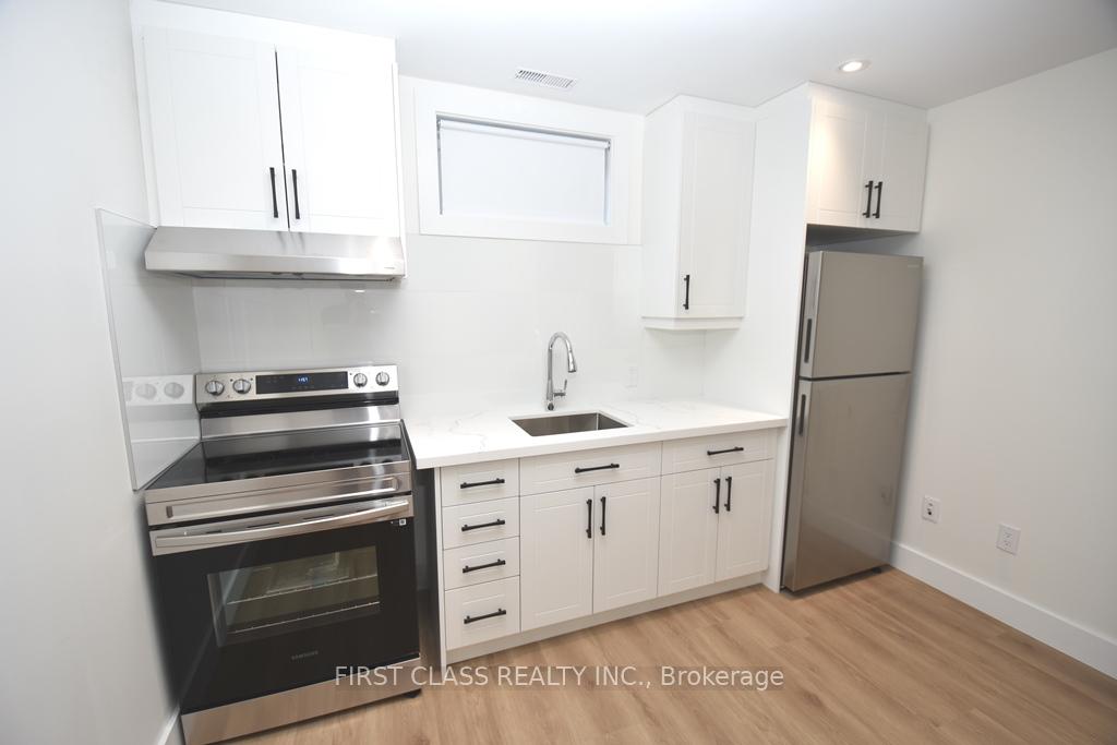 51 Craydon Avenue 4, Toronto W04 — photo 4 of 5