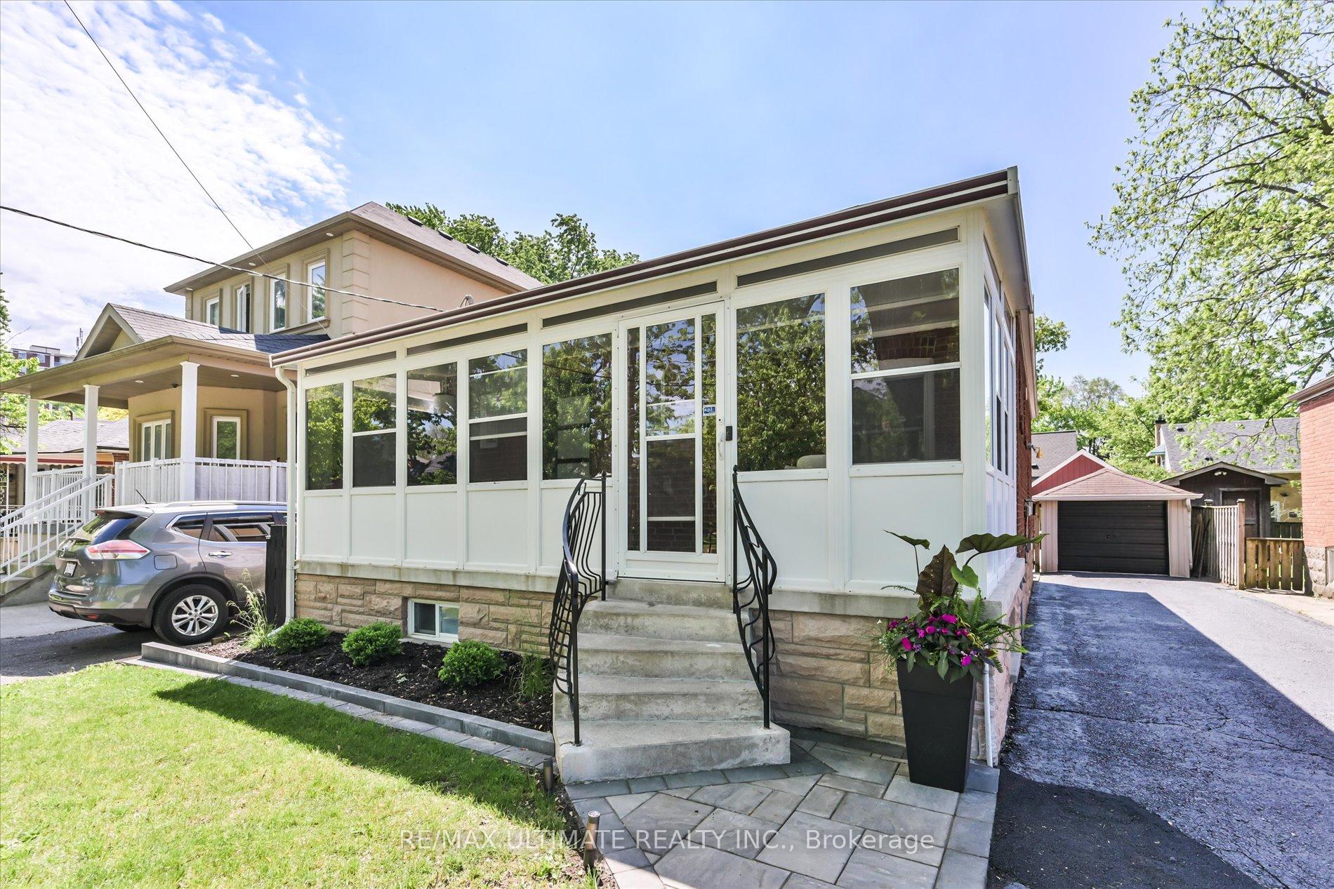 205 William Street, Toronto W04 — photo 3 of 5