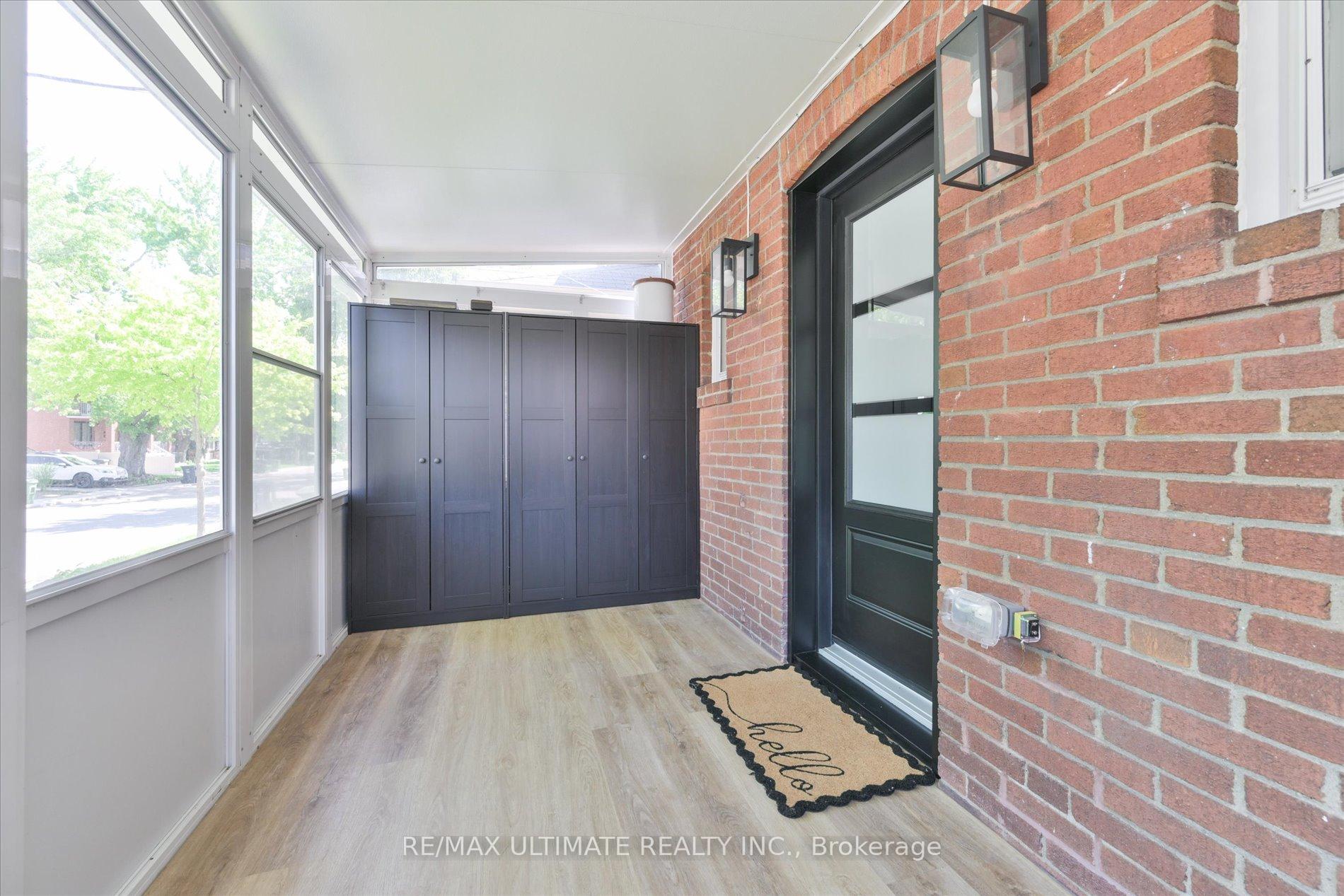 205 William Street, Toronto W04 — photo 4 of 5