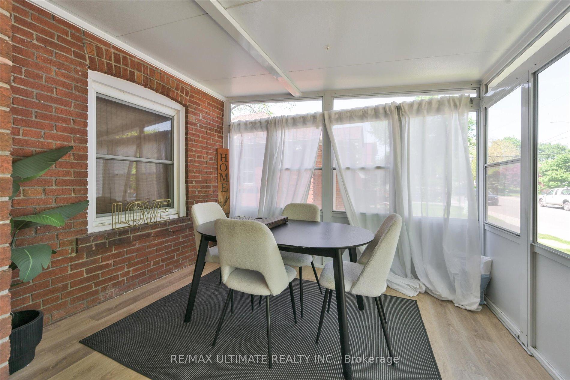 205 William Street, Toronto W04 — photo 5 of 5