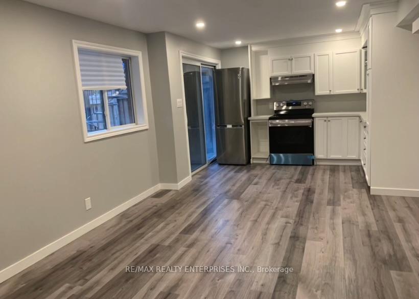 3 Cross Country Boulevard lower unit, Caledon — photo 2 of 5