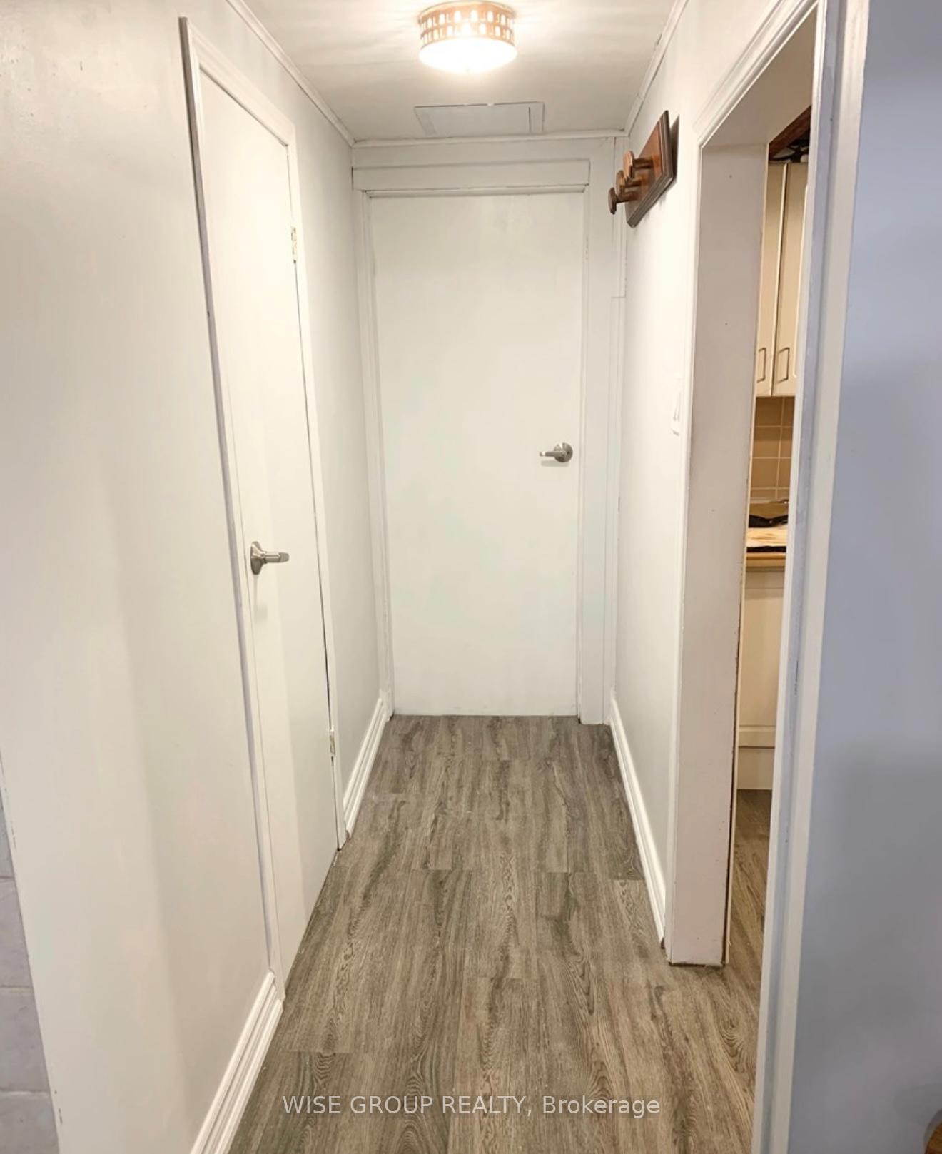 18 Sonnet Court Bsmt, Toronto W04 — photo 4 of 5