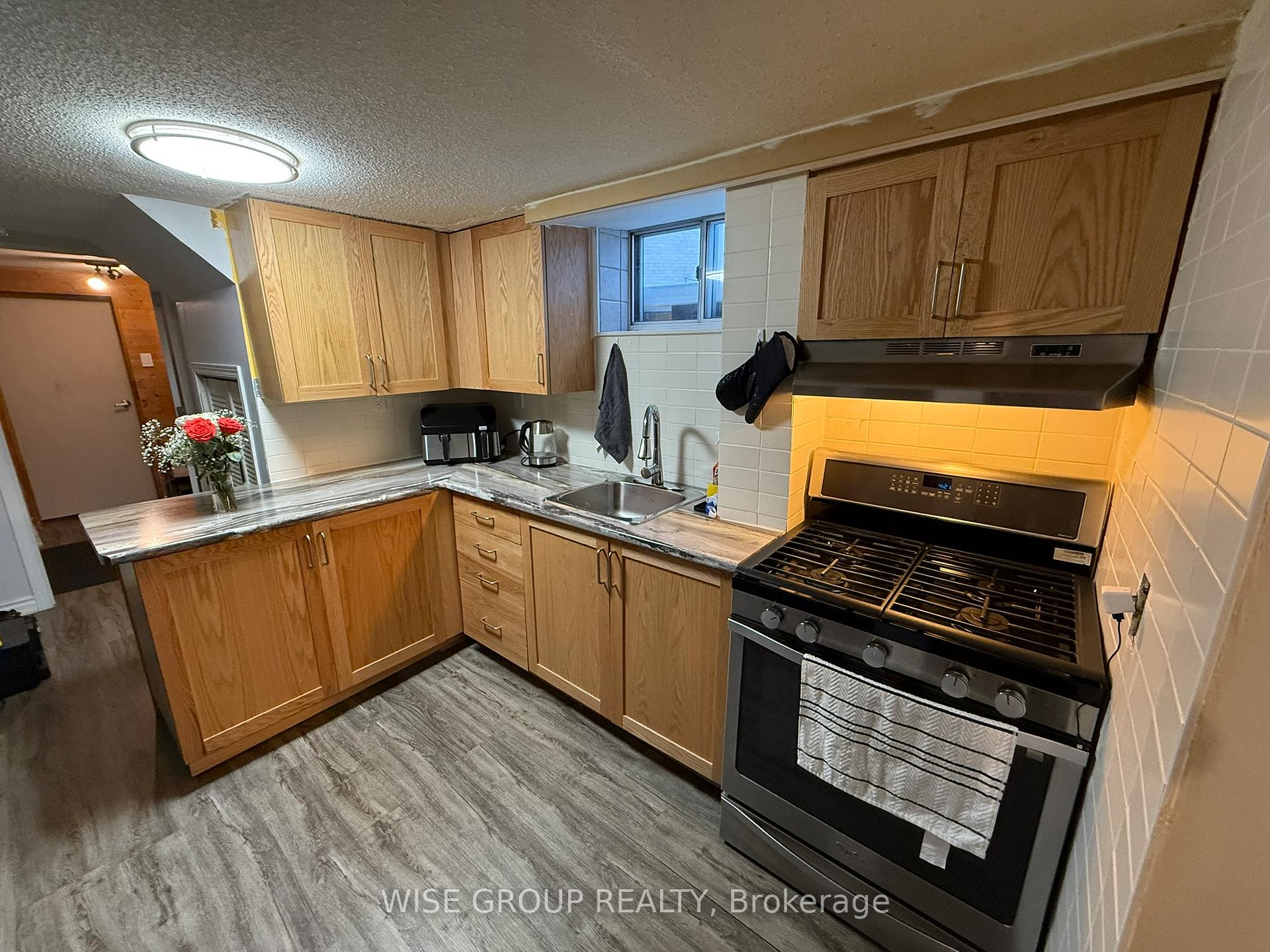18 Sonnet Court Bsmt, Toronto W04 — photo 5 of 5