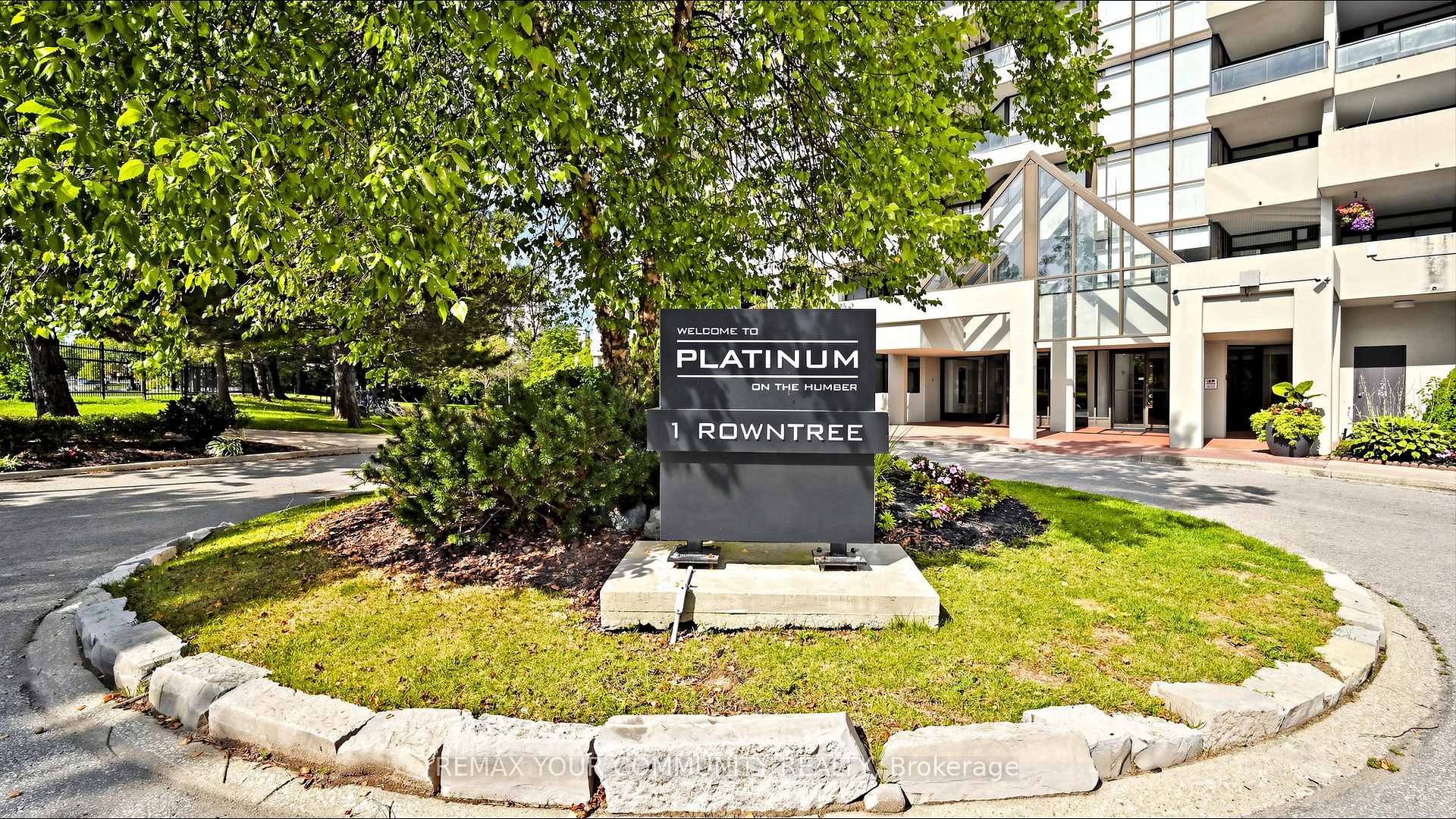 1 Rowntree Road 1215, Toronto W10, ON M9V 5G7 — Toronto W10, Ontario