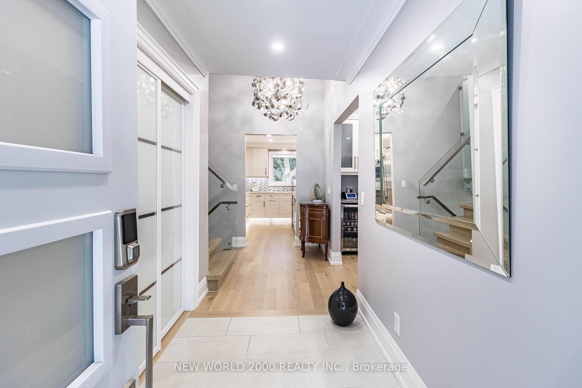 58 Comay Road, Toronto W04 — photo 2 of 5