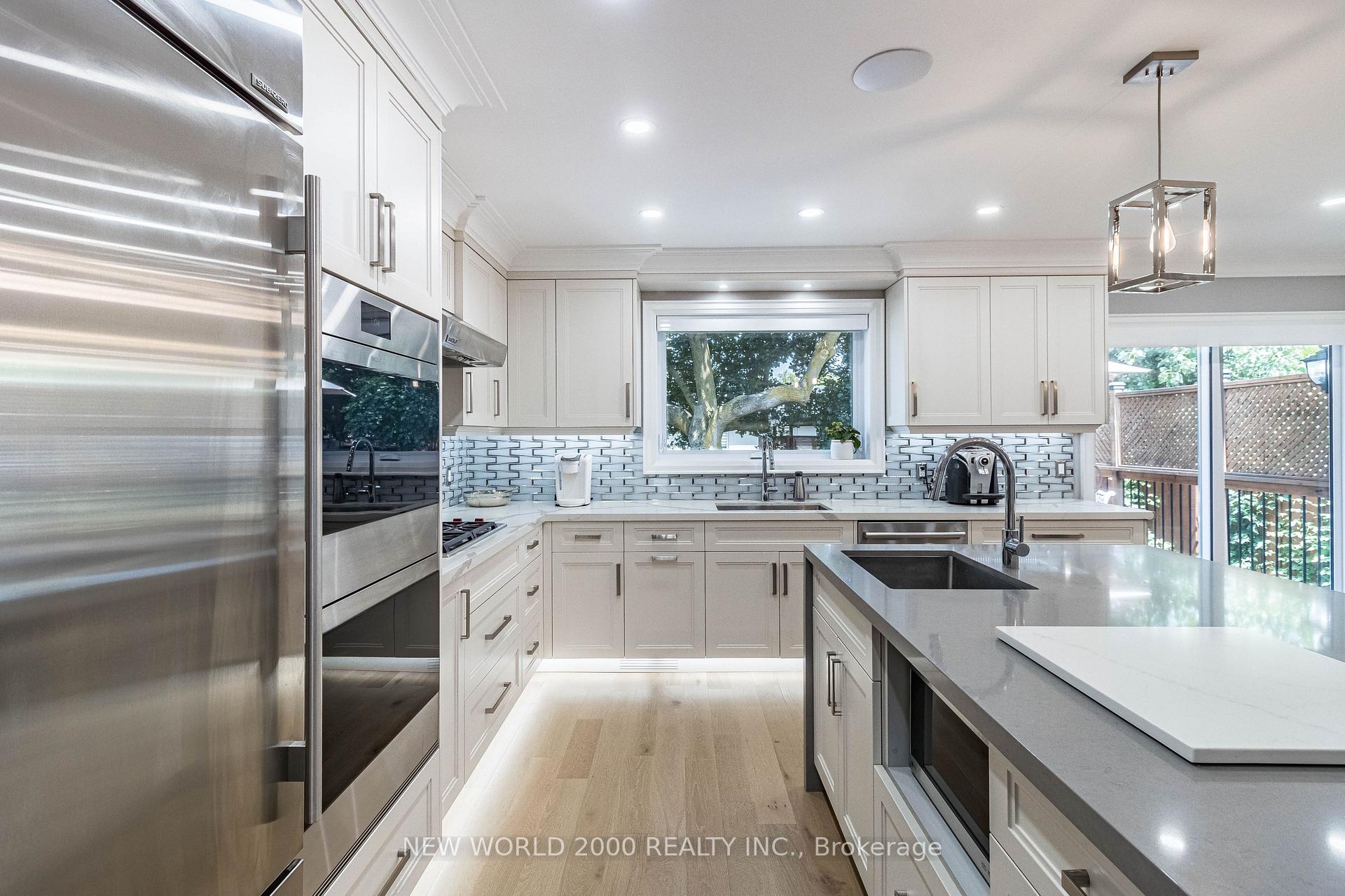 58 Comay Road, Toronto W04 — photo 3 of 5
