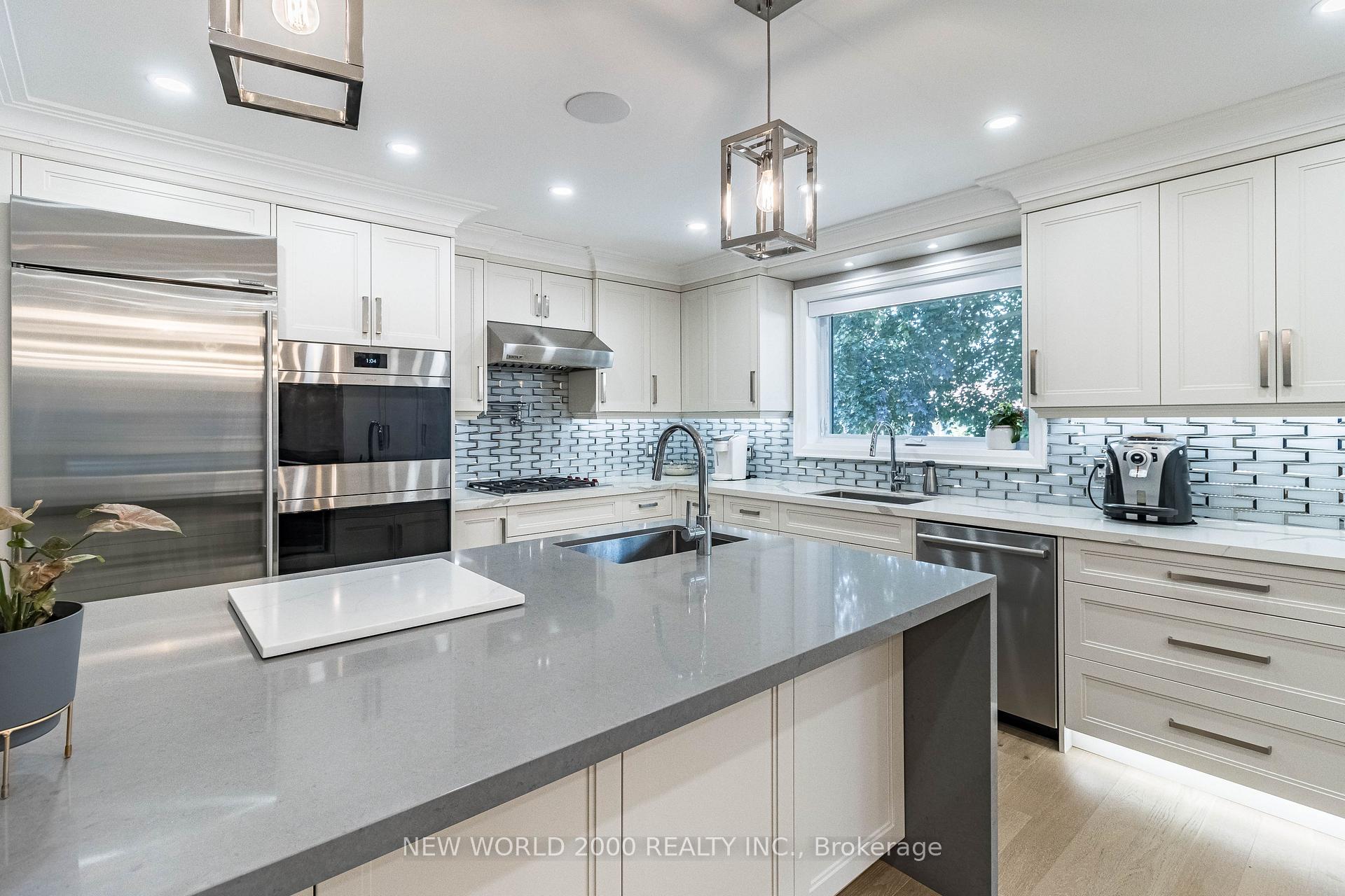 58 Comay Road, Toronto W04 — photo 5 of 5