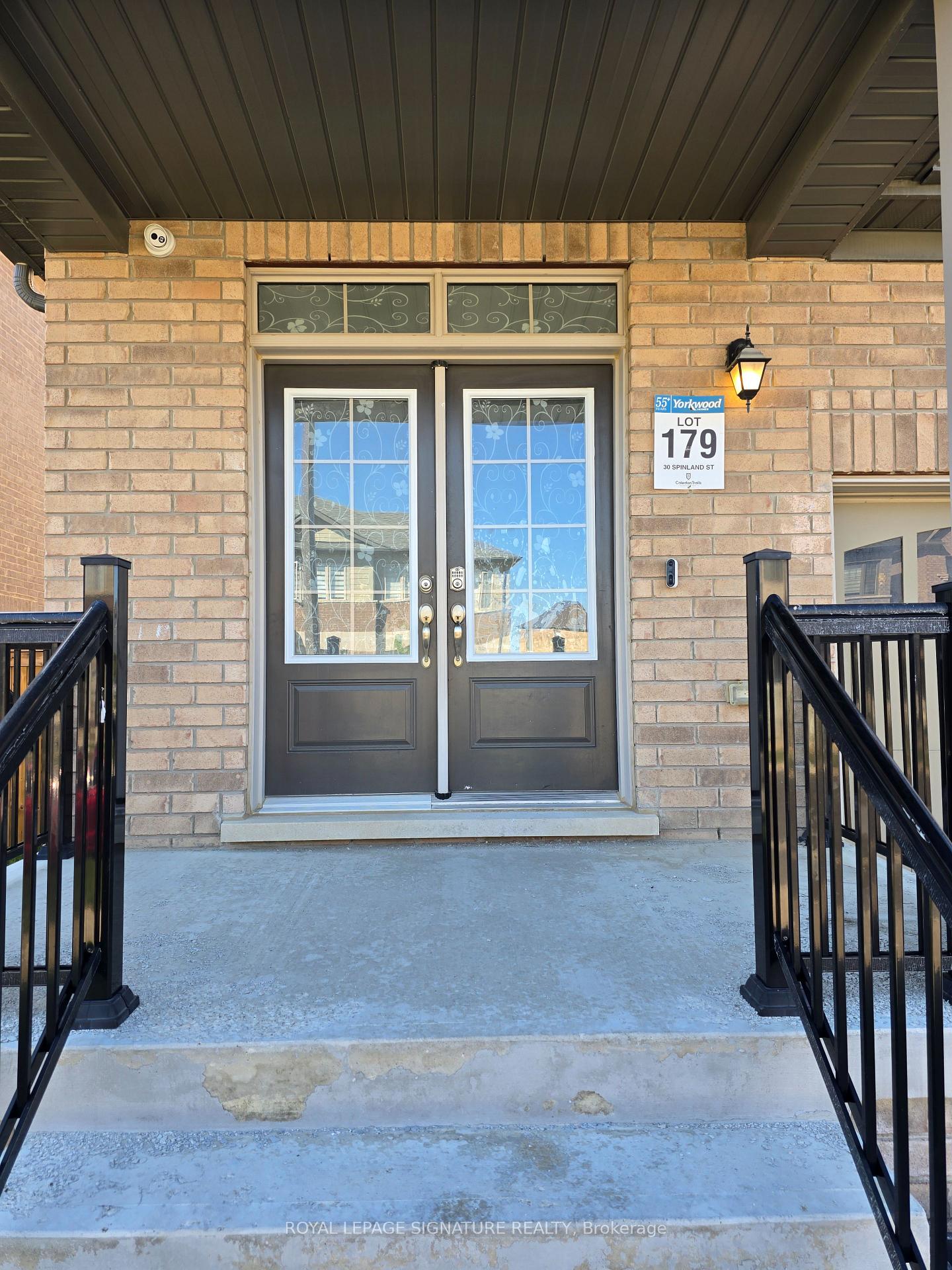 30 Spinland Street, Caledon — photo 2 of 5