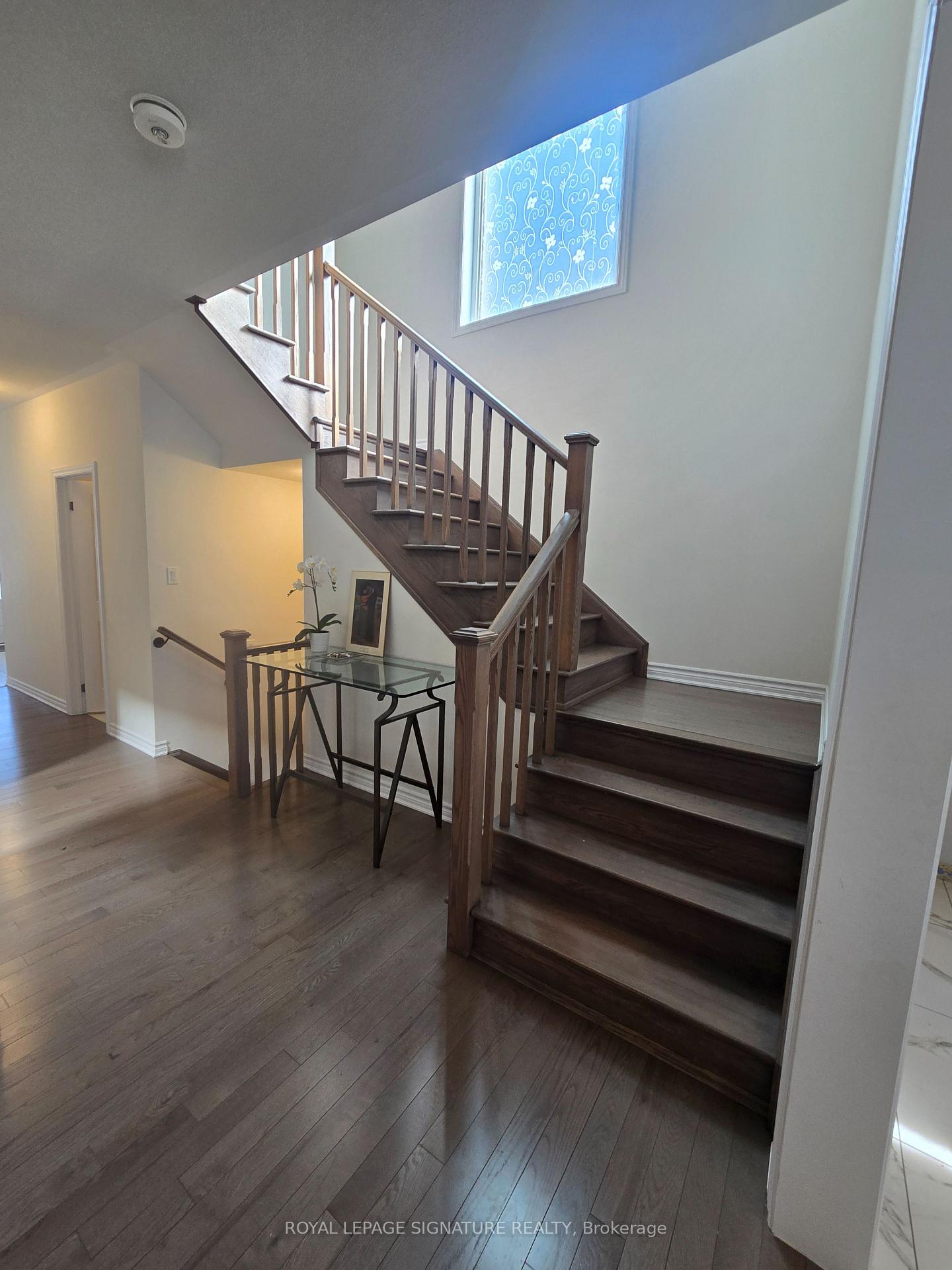 30 Spinland Street, Caledon — photo 4 of 5