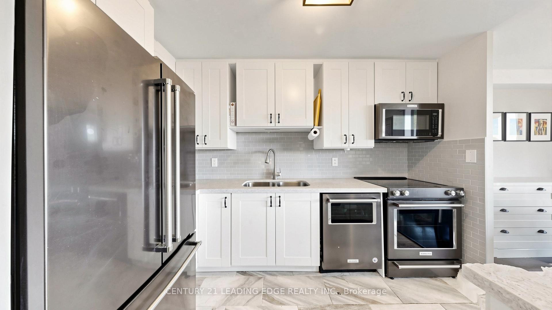 11 Wincott Dr Drive 914, Toronto W09 — photo 5 of 5