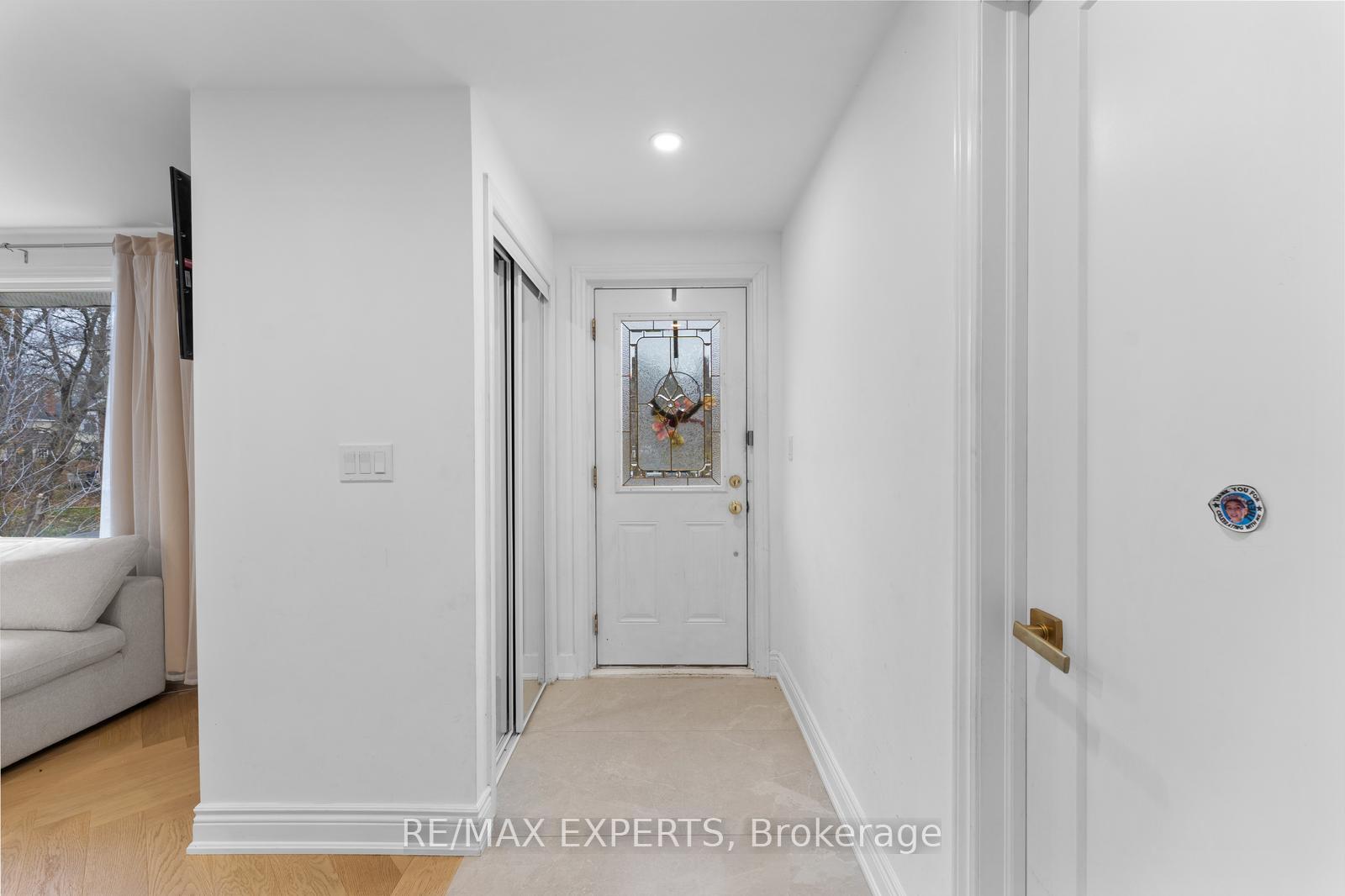 142 King Street E, Caledon — photo 3 of 5
