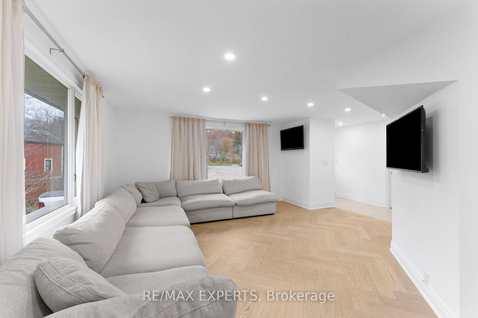 142 King Street E, Caledon — photo 4 of 5