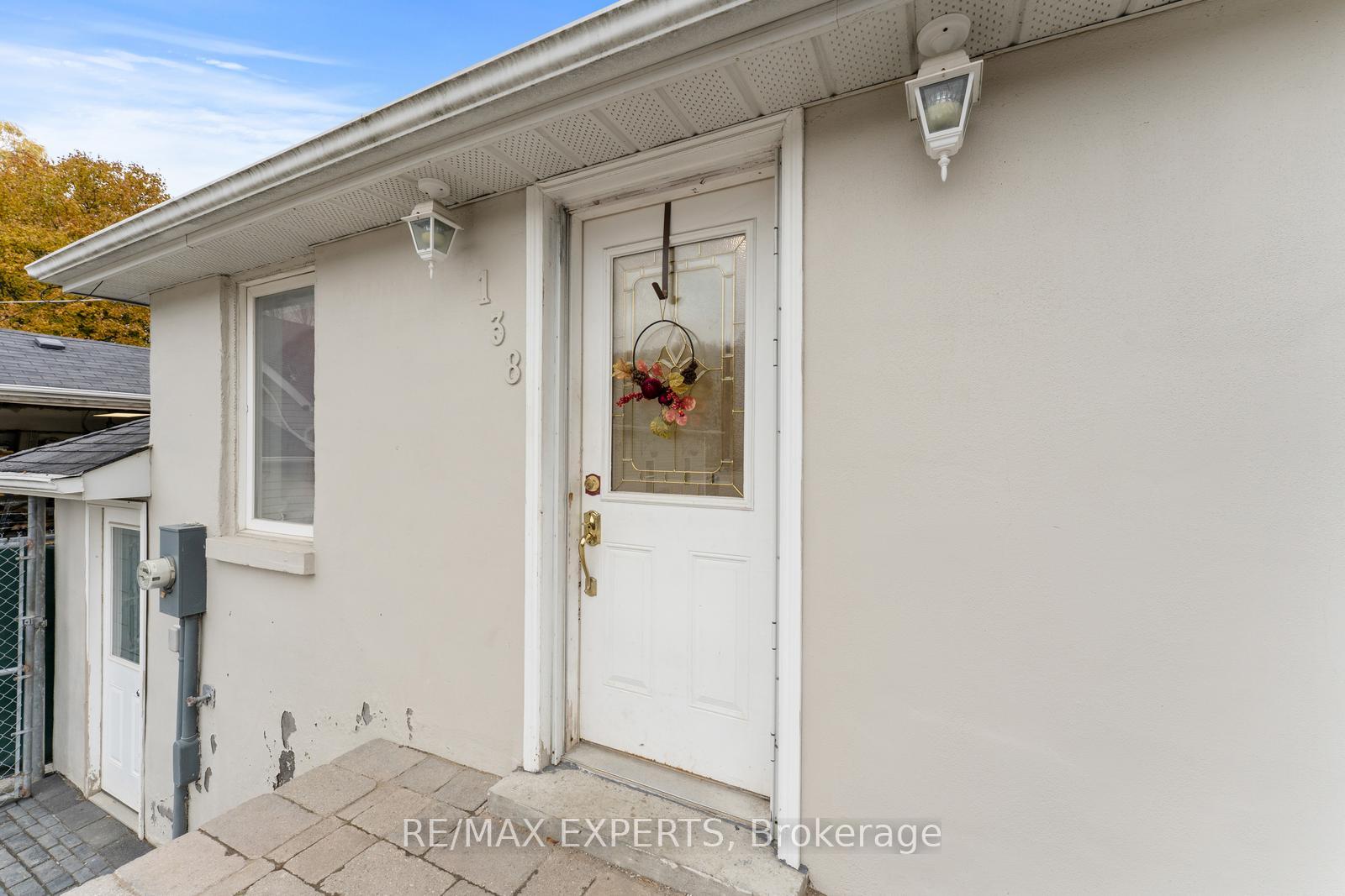 142 King Street E, Caledon — photo 2 of 5
