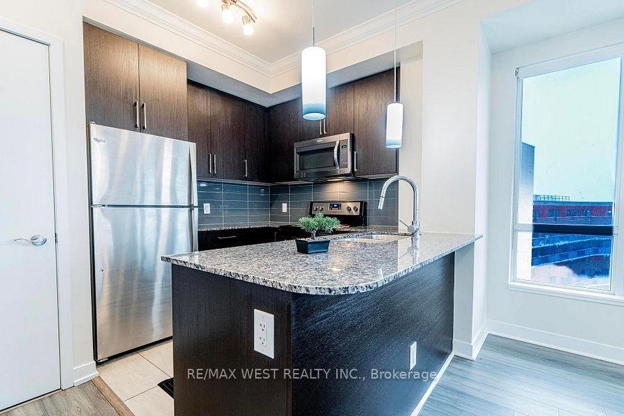 840 Queens Plate Drive 1402, Toronto W10 — photo 3 of 5