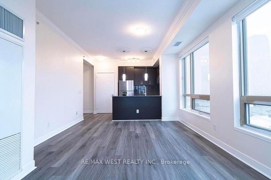 840 Queens Plate Drive 1402, Toronto W10 — photo 4 of 5