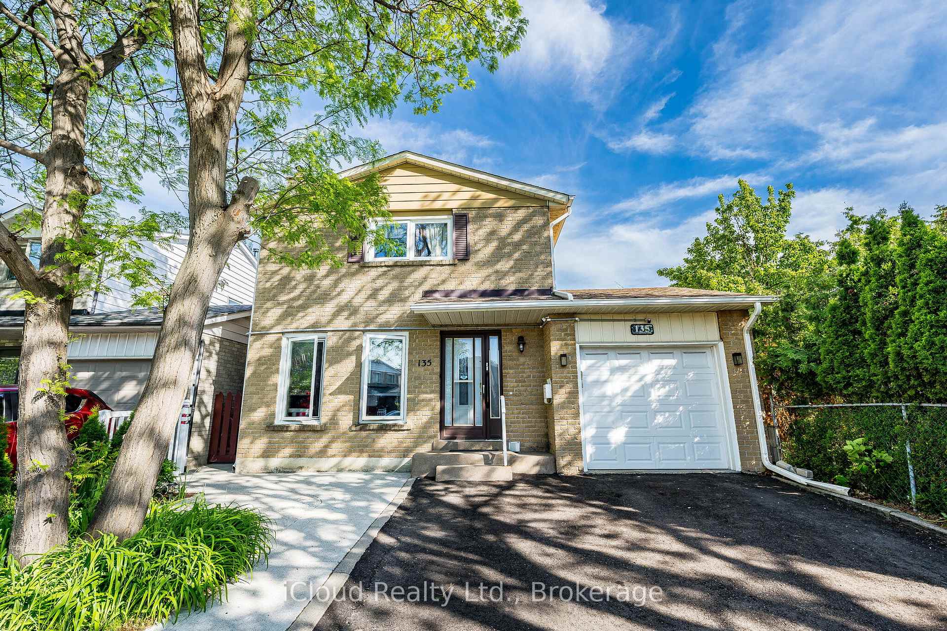 135 Autumn Glen Circle, Toronto W10, ON M9W 6B3 — Toronto W10, Ontario